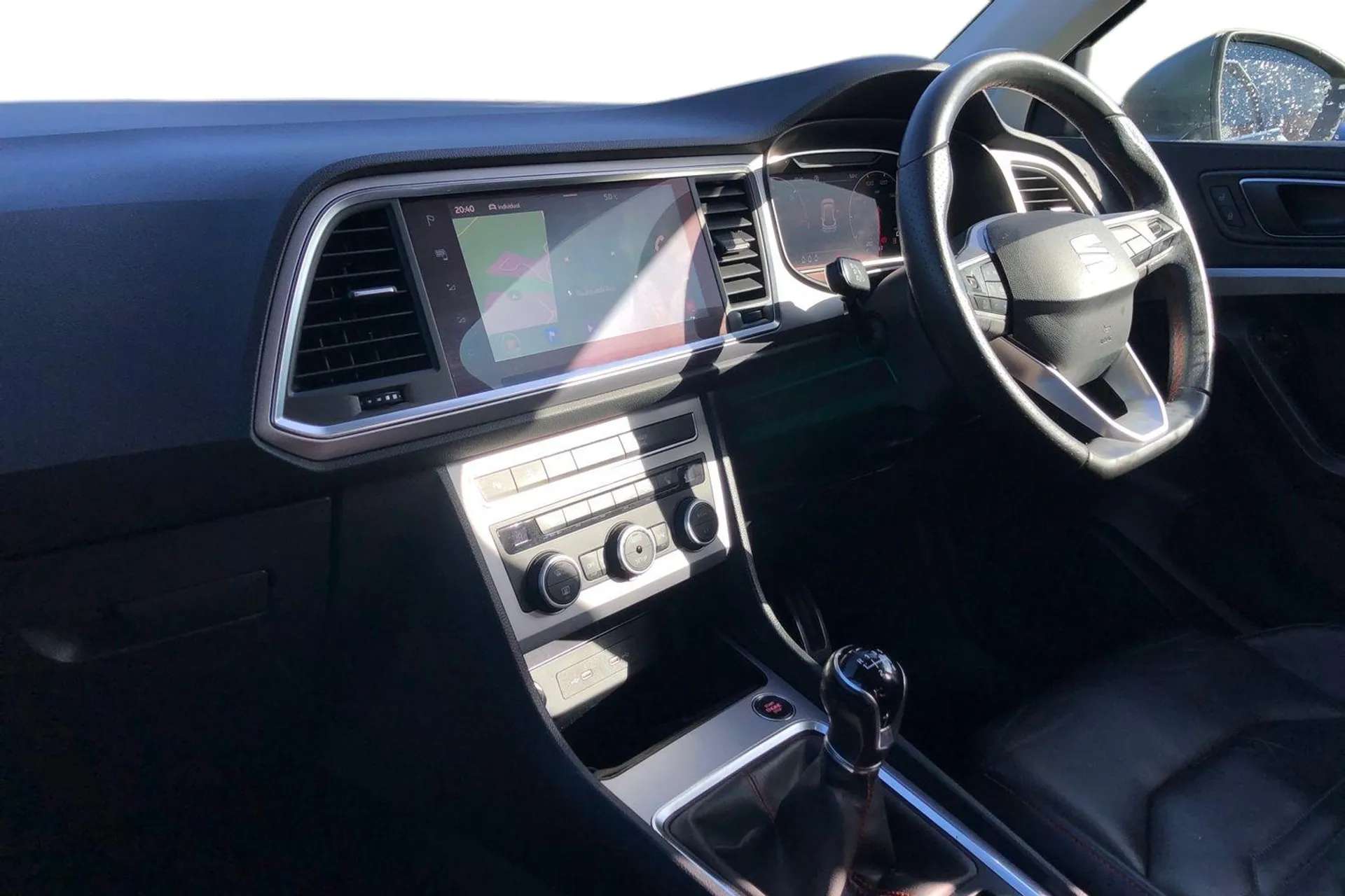 A 2021 SEAT ATECA 2.0 TDI 150 FR Sport 5dr [ Wireless phone charger , Self parking functionality (includes front and rear parking sensors) , Convenience pack , Interior A 2021 SEAT ATECA 2.0 TDI 150 FR Sport 5dr [ Wireless phone charger , Self parking functionality (includes front and rear parking sensors) , Convenience pack , Interior