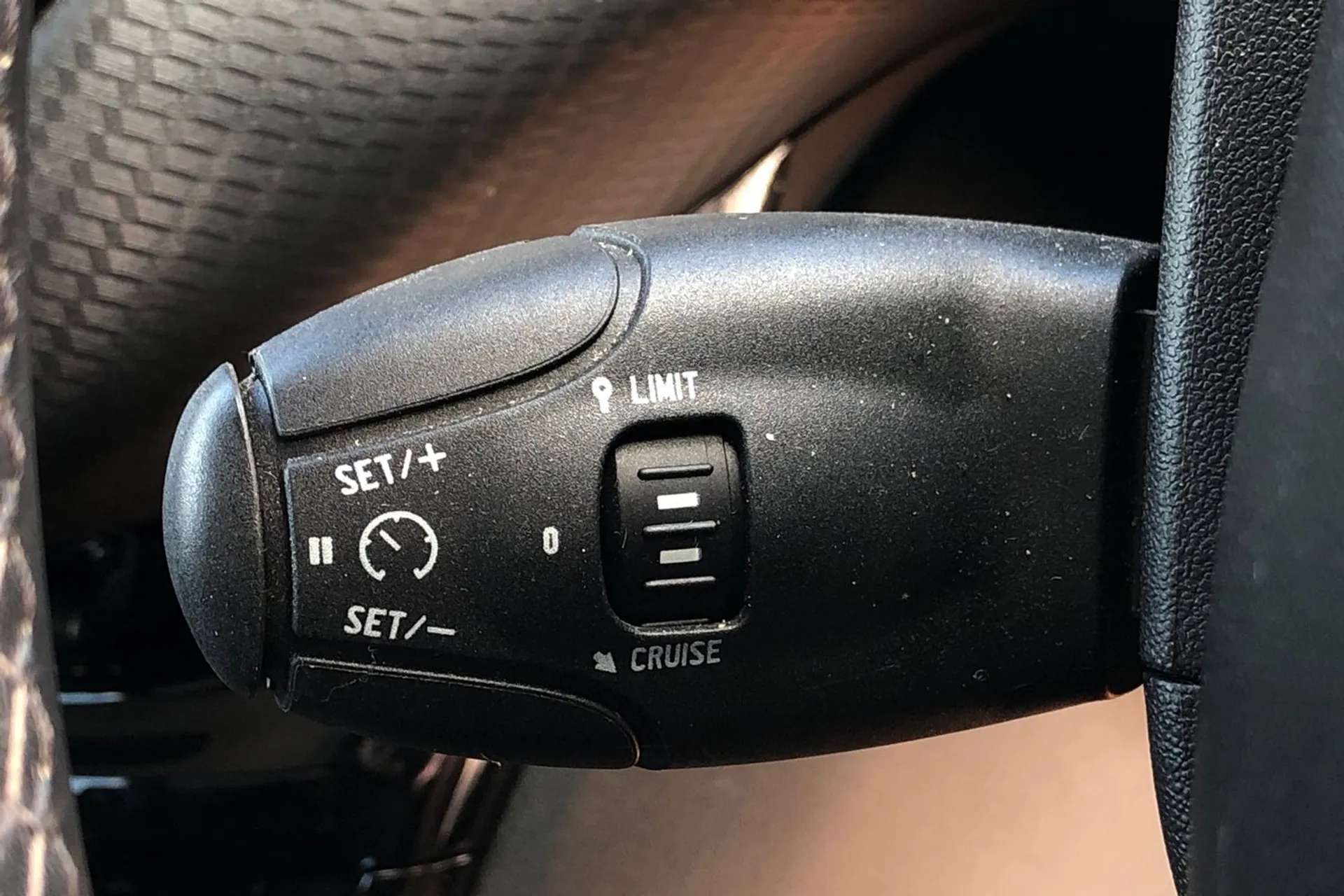 2018 PEUGEOT 208 2018 PEUGEOT 208