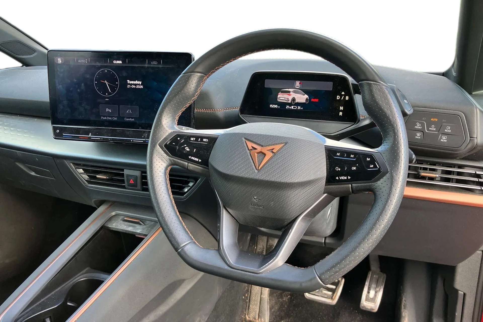 A 2022 CUPRA BORN 150kW V1 58kWh 5dr Auto [ 18" Cyclone alloy wheels , Heated leather wrapped multi function steering wheel , Front/rear park distance control , Bluetoo A 2022 CUPRA BORN 150kW V1 58kWh 5dr Auto [ 18" Cyclone alloy wheels , Heated leather wrapped multi function steering wheel , Front/rear park distance control , Bluetoo
