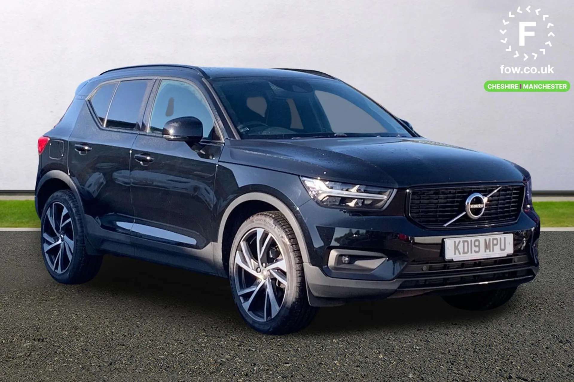 2019 VOLVO XC40 2019 VOLVO XC40