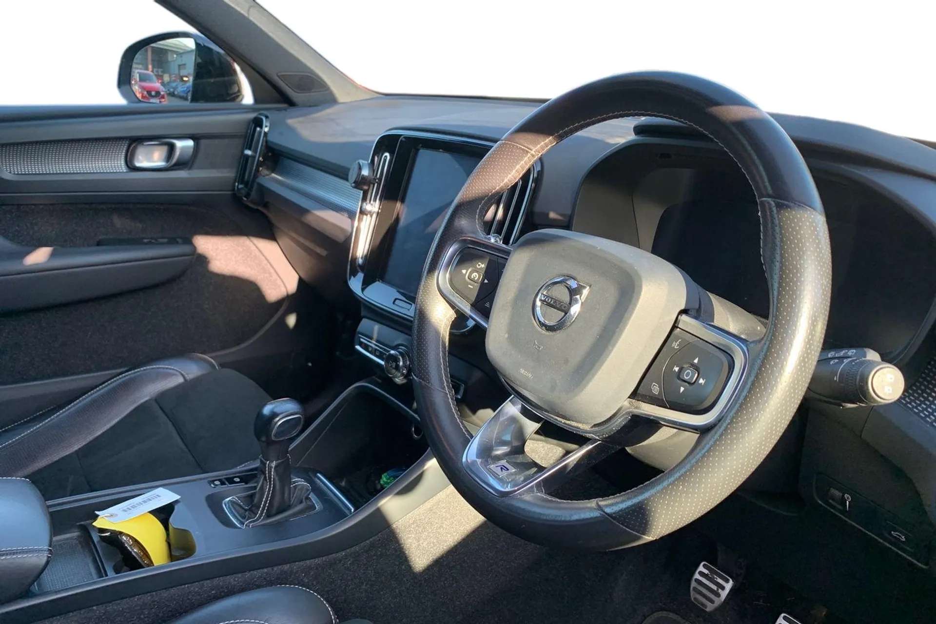 2019 VOLVO XC40 2019 VOLVO XC40