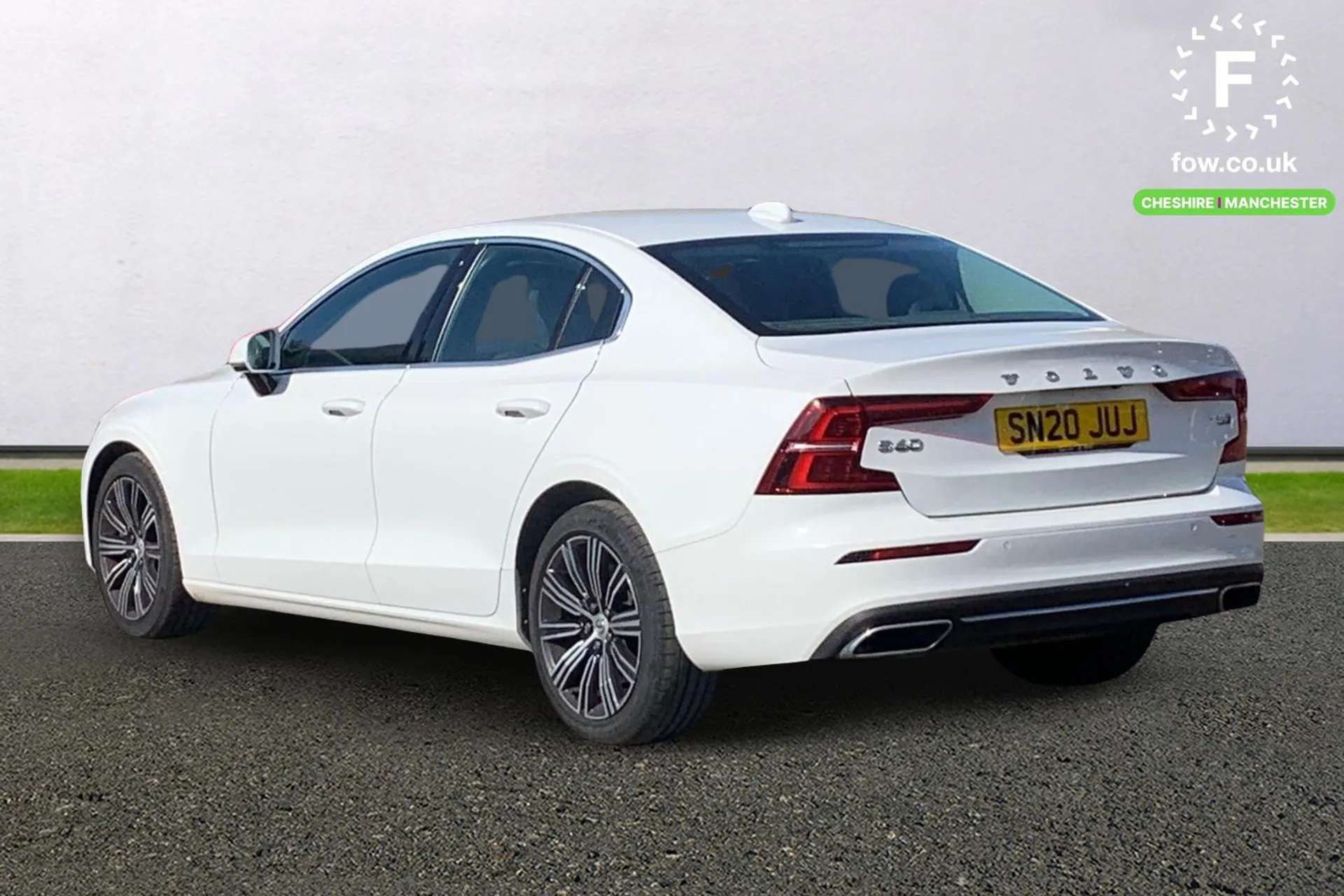 A 2020 VOLVO S60 2.0 T5 Inscription Plus 4dr Auto [Driver alert control with lane keeping aid, Adaptive brake lights with high level LED brake lights, 2 zone electroni A 2020 VOLVO S60 2.0 T5 Inscription Plus 4dr Auto [Driver alert control with lane keeping aid, Adaptive brake lights with high level LED brake lights, 2 zone electroni