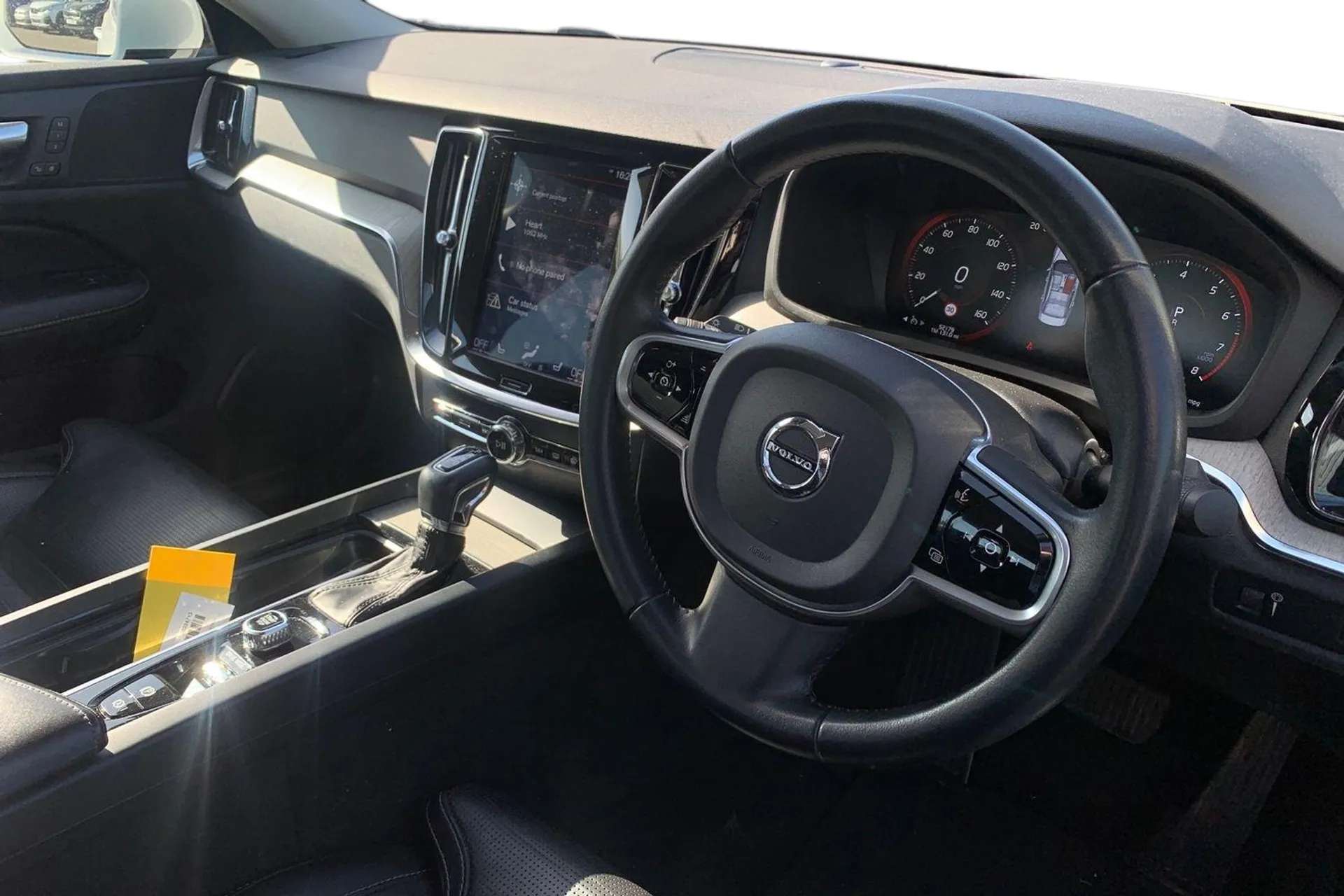 A 2020 VOLVO S60 2.0 T5 Inscription Plus 4dr Auto [Driver alert control with lane keeping aid, Adaptive brake lights with high level LED brake lights, 2 zone electroni A 2020 VOLVO S60 2.0 T5 Inscription Plus 4dr Auto [Driver alert control with lane keeping aid, Adaptive brake lights with high level LED brake lights, 2 zone electroni