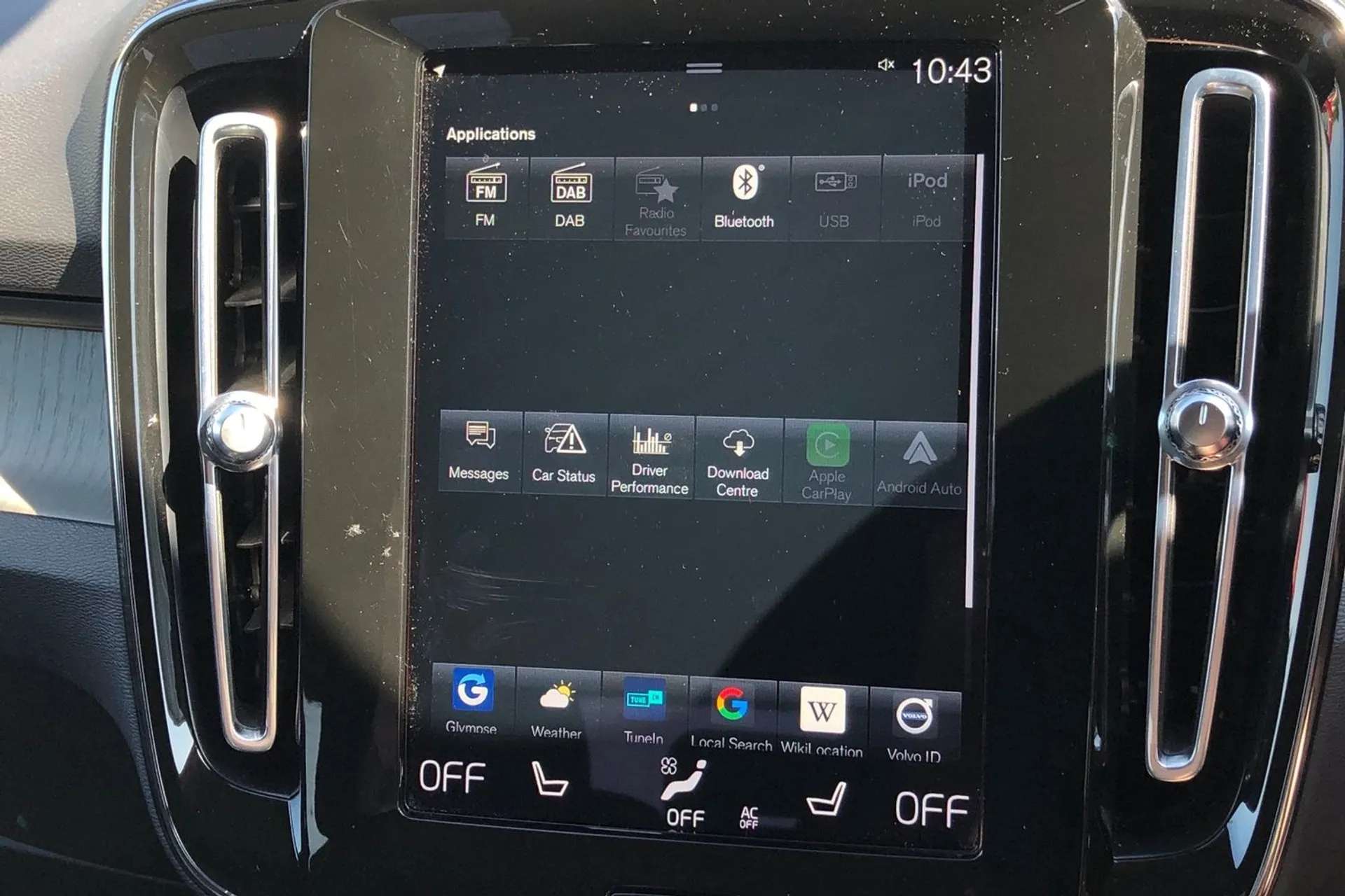 2022 VOLVO XC40 2022 VOLVO XC40