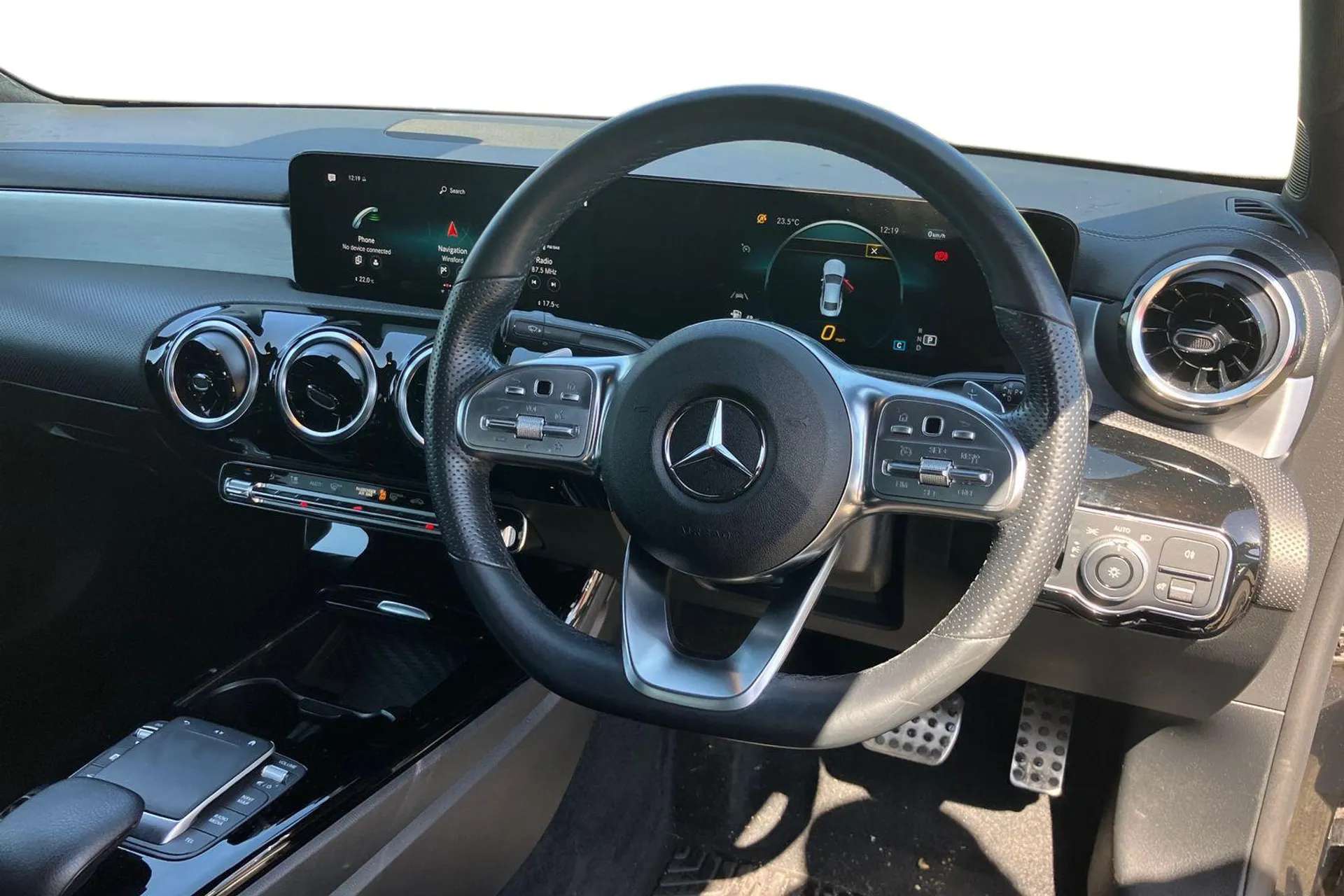 A 2021 MERCEDES-BENZ CLA CLASS CLA 250 AMG Line 4dr Tip Auto [ Wireless charging , Seat comfort pack , Parking package , 18" 5 twin spoke design alloy wheels painted in titanium gre A 2021 MERCEDES-BENZ CLA CLASS CLA 250 AMG Line 4dr Tip Auto [ Wireless charging , Seat comfort pack , Parking package , 18" 5 twin spoke design alloy wheels painted in titanium gre