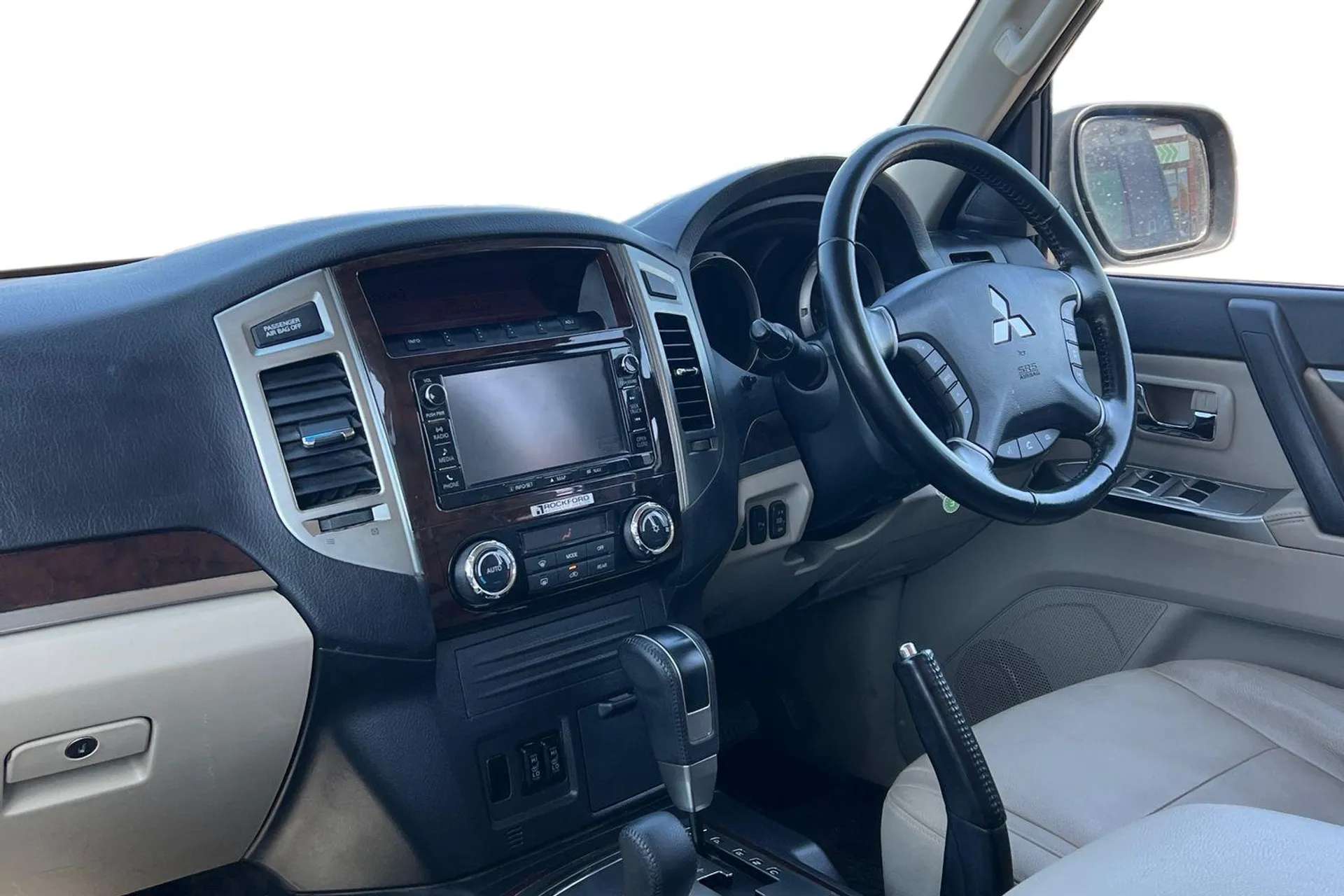 2017 MITSUBISHI SHOGUN 2017 MITSUBISHI SHOGUN