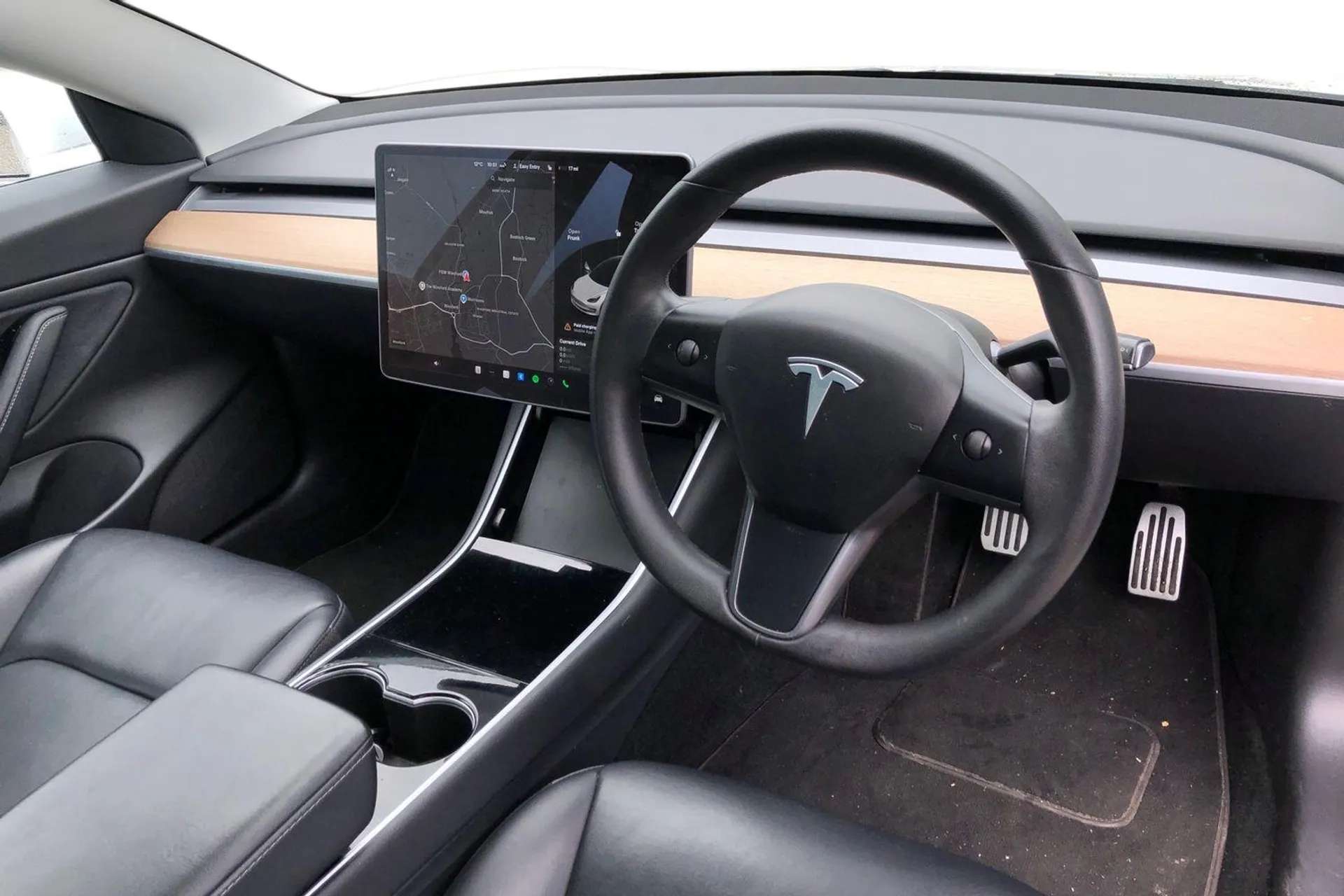 A 2020 TESLA MODEL 3 Standard Plus 4dr Auto [ Pan roof , Front cross traffic camera , Rear cross traffic camera , Premium heated seating and cabin materials throughout inc A 2020 TESLA MODEL 3 Standard Plus 4dr Auto [ Pan roof , Front cross traffic camera , Rear cross traffic camera , Premium heated seating and cabin materials throughout inc