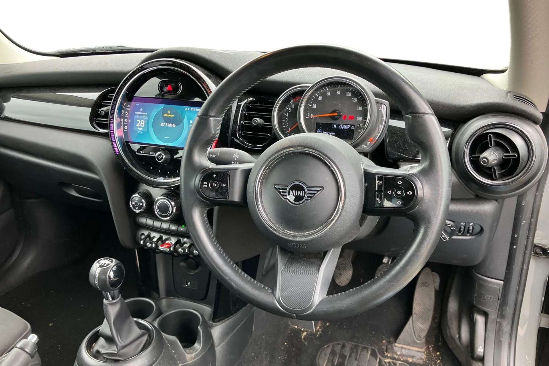 A 2022 MINI HATCH 2.0 Cooper S Classic 3dr [ Panoramic electric glass sunroof , Automatic start/stop function with brake energy recuperation , Cruise control with brake A 2022 MINI HATCH 2.0 Cooper S Classic 3dr [ Panoramic electric glass sunroof , Automatic start/stop function with brake energy recuperation , Cruise control with brake