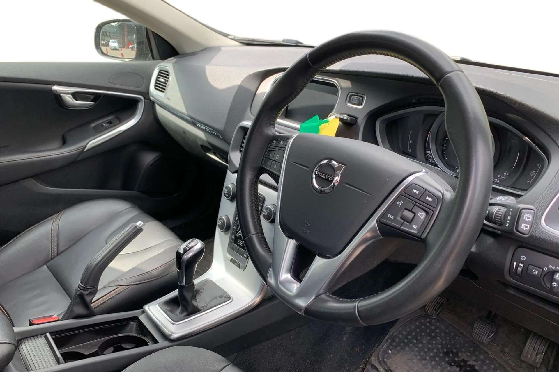 2019 VOLVO V40 2019 VOLVO V40