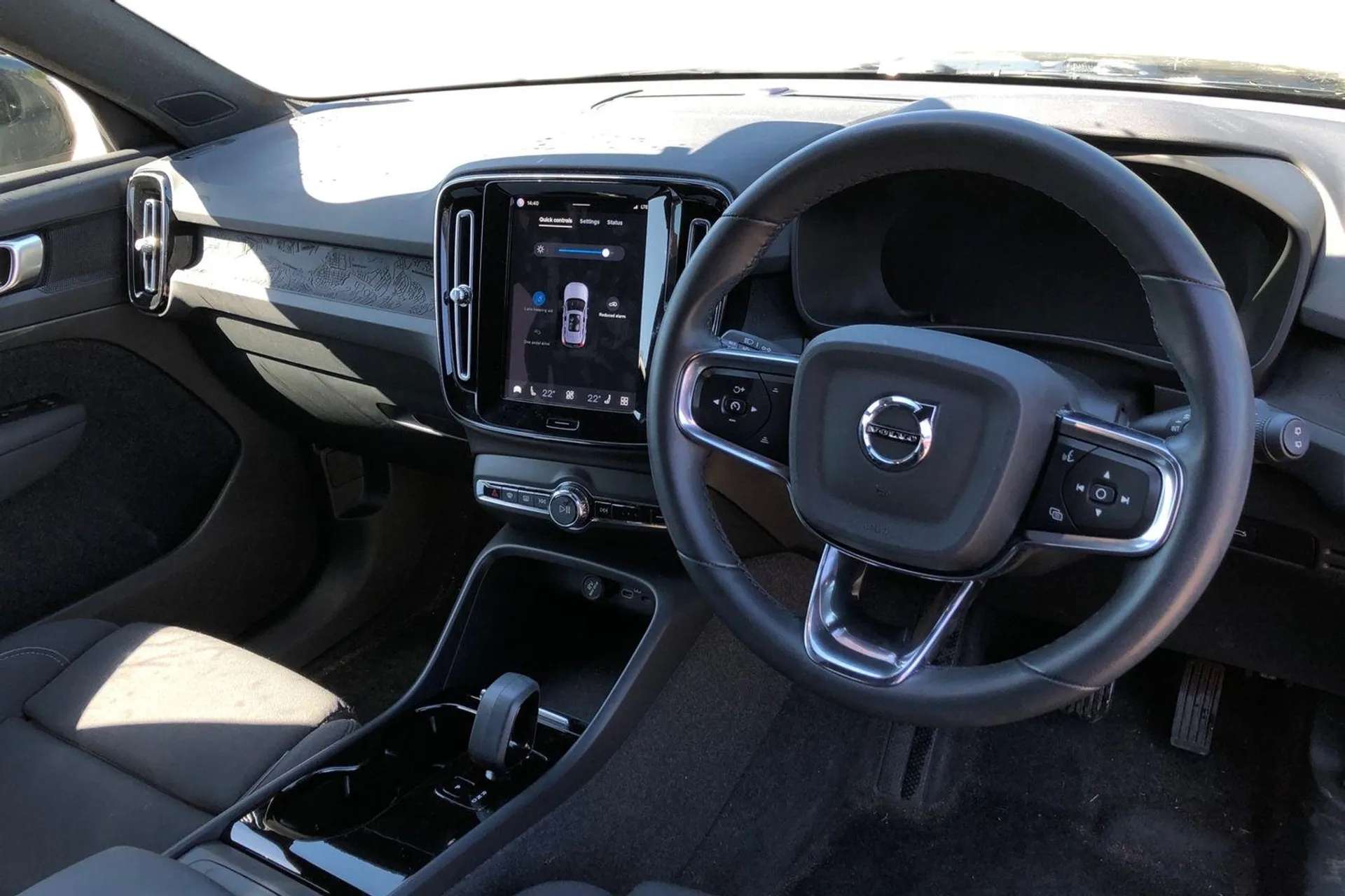 A 2023 VOLVO XC40 170kW Recharge Core 69kWh 5dr Auto [ Power operated tailgate , Rear park assist , Wireless/Inductive Mobile Phone Charging , 19" 5 Double Spoke diamon A 2023 VOLVO XC40 170kW Recharge Core 69kWh 5dr Auto [ Power operated tailgate , Rear park assist , Wireless/Inductive Mobile Phone Charging , 19" 5 Double Spoke diamon