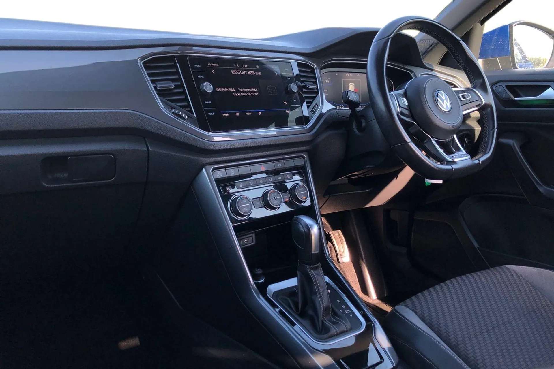 A 2021 VOLKSWAGEN T-ROC 2.0 TDI EVO R-Line 5dr DSG [Multifunction camera, Traffic sign recognition, Battery regeneration during braking, Lane assist with warning text instrum A 2021 VOLKSWAGEN T-ROC 2.0 TDI EVO R-Line 5dr DSG [Multifunction camera, Traffic sign recognition, Battery regeneration during braking, Lane assist with warning text instrum