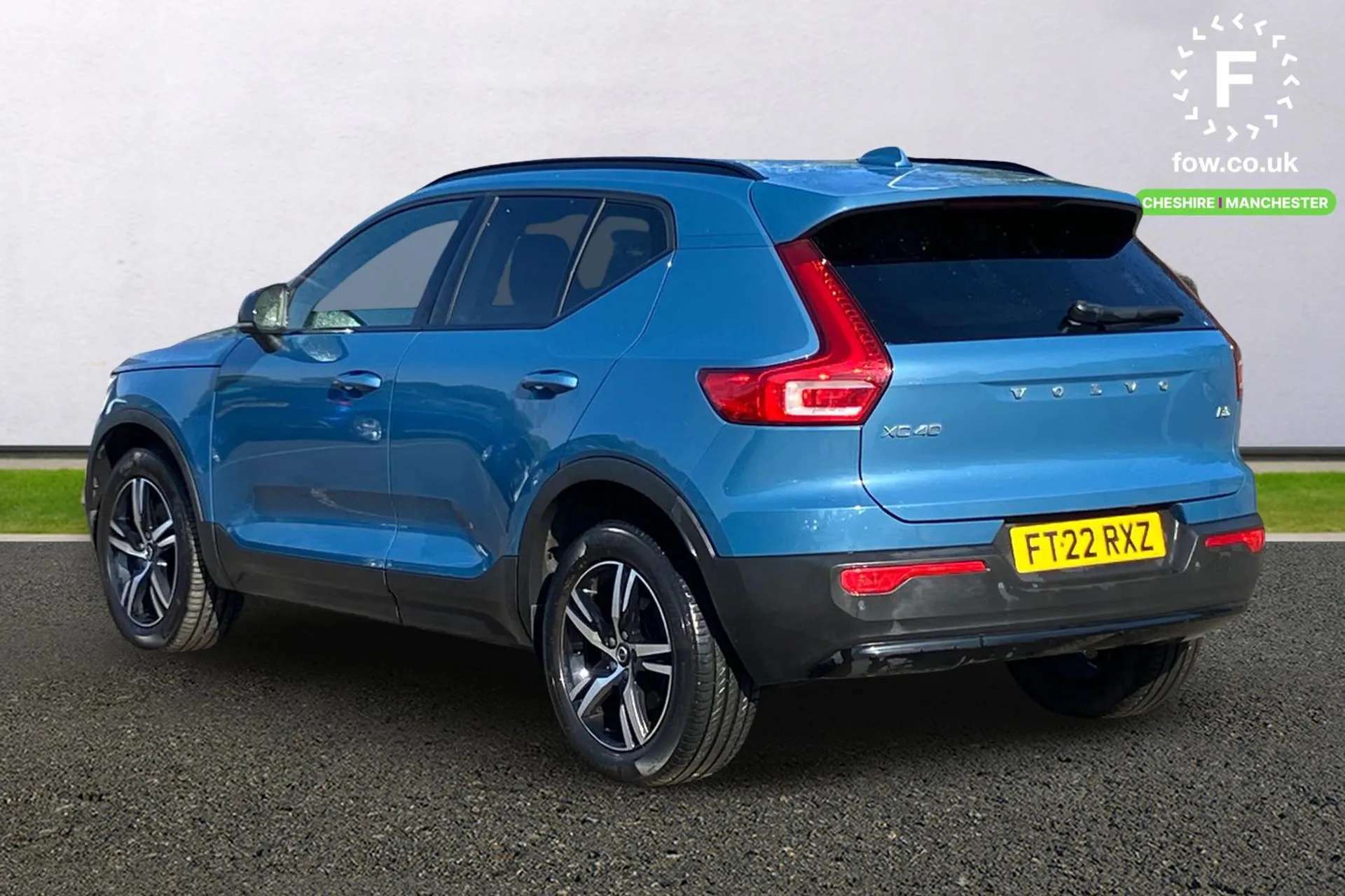 2022 VOLVO XC40 2022 VOLVO XC40
