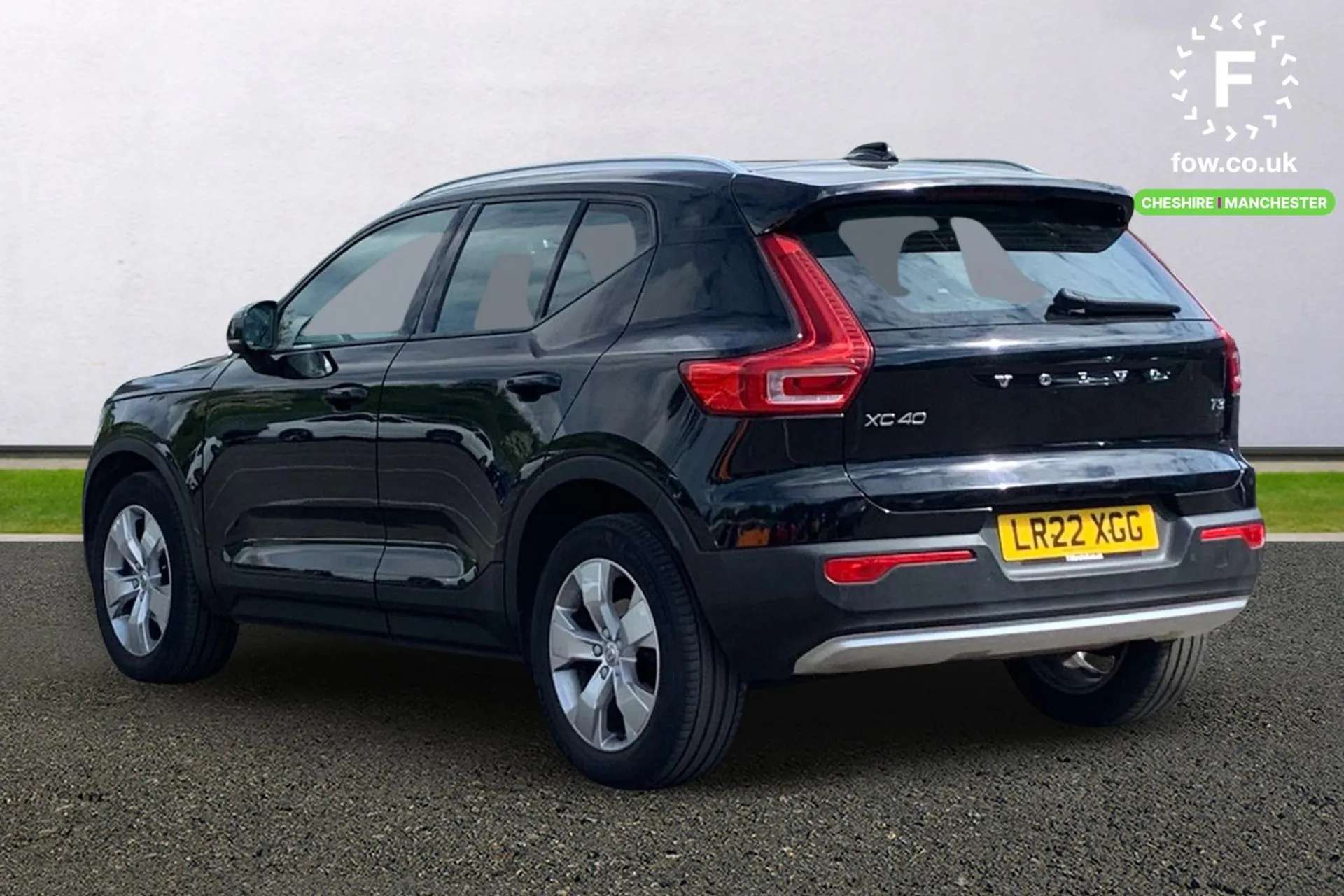 2022 VOLVO XC40 2022 VOLVO XC40