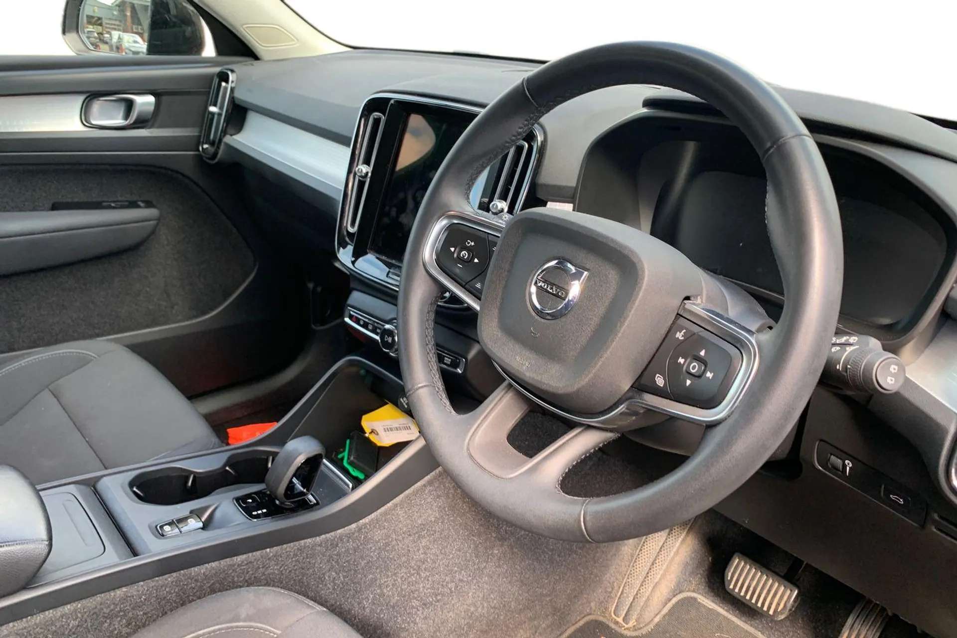 2022 VOLVO XC40 2022 VOLVO XC40