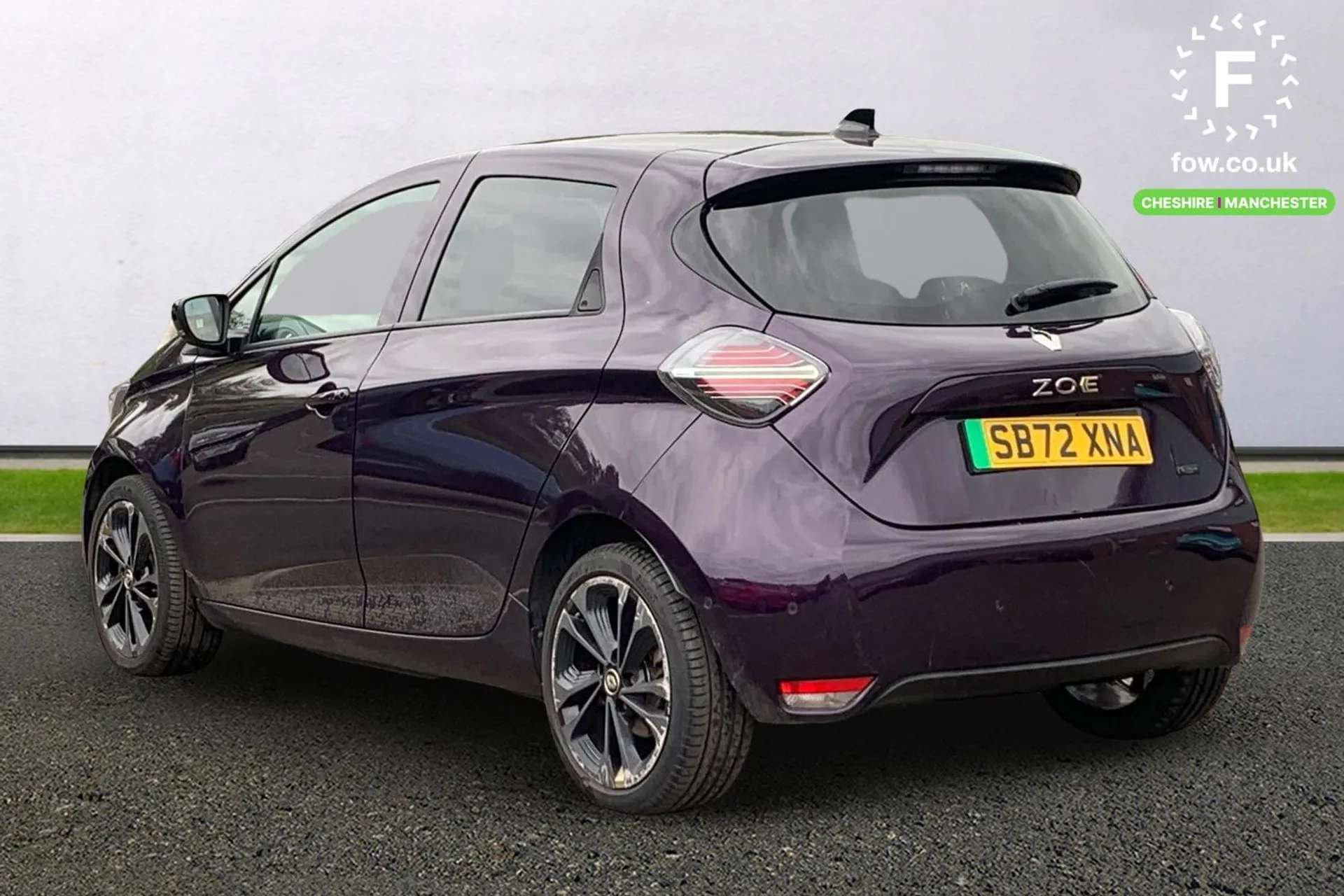 A 2023 RENAULT ZOE 100kW Iconic R135 50kWh Boost Charge 5dr Auto [ Rear view parking camera , Hands-free parking , Wireless phone charger , 17" Elington alloy wheels wit A 2023 RENAULT ZOE 100kW Iconic R135 50kWh Boost Charge 5dr Auto [ Rear view parking camera , Hands-free parking , Wireless phone charger , 17" Elington alloy wheels wit