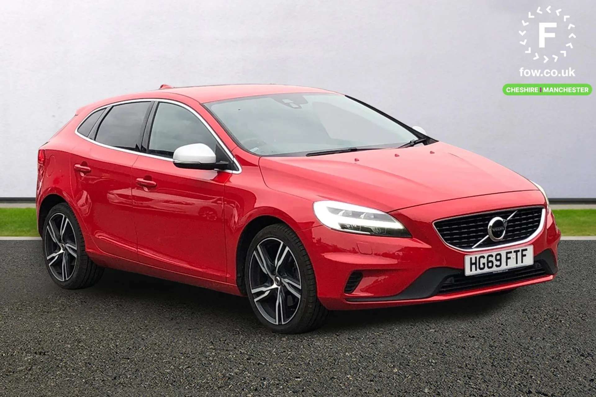 2019 VOLVO V40 2019 VOLVO V40