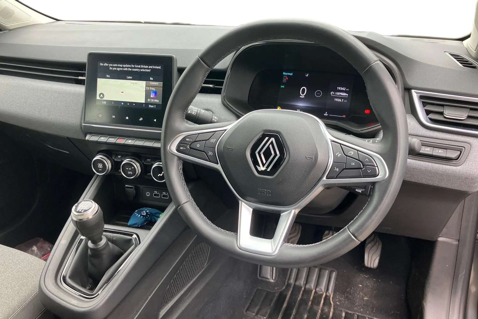 2024 RENAULT CLIO 2024 RENAULT CLIO