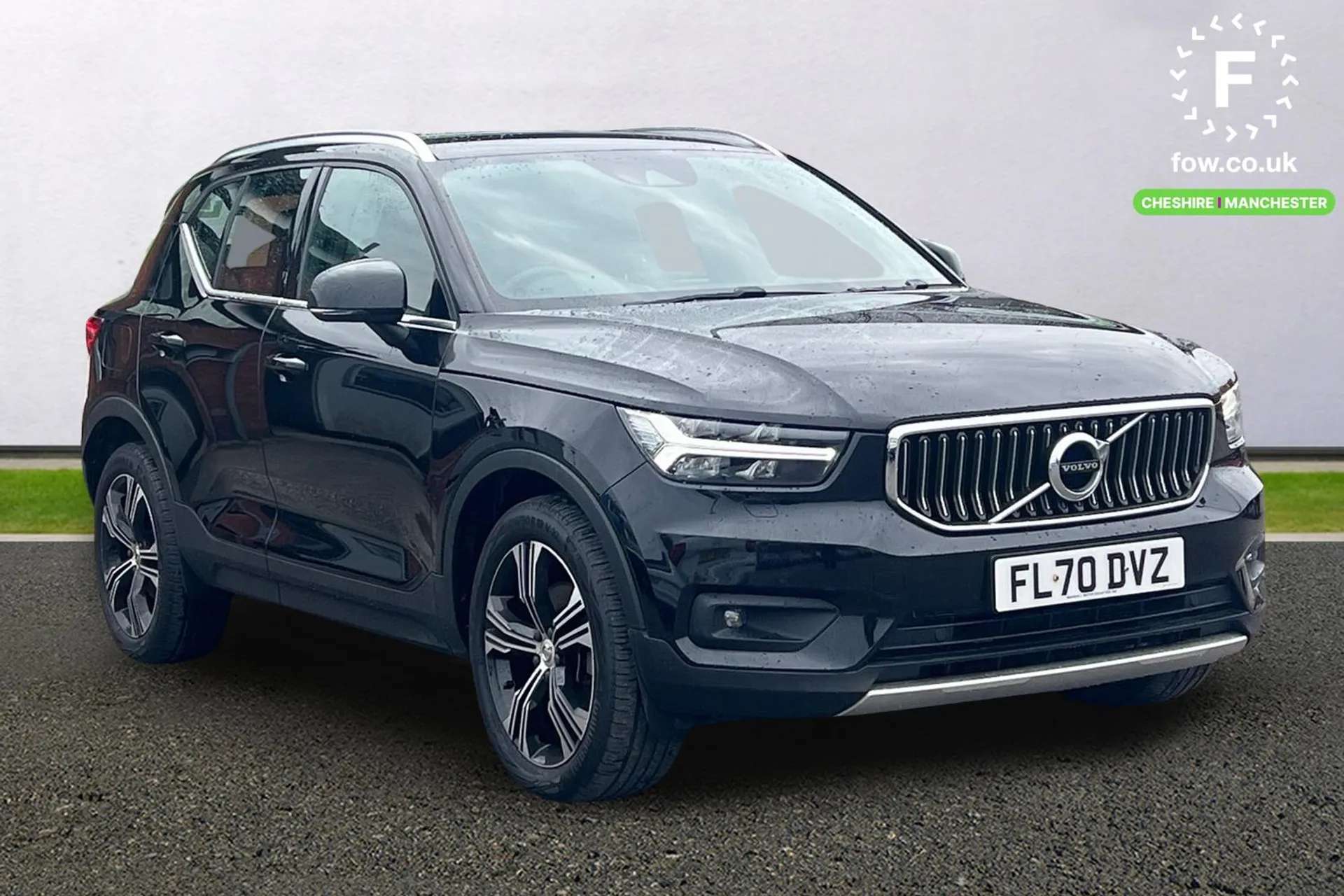 A 2020 VOLVO XC40 2.0 B4P Inscription Pro 5dr Auto [Active bending headlights, Sensus navigation with European mapping and traffic information, Electronic parking brake A 2020 VOLVO XC40 2.0 B4P Inscription Pro 5dr Auto [Active bending headlights, Sensus navigation with European mapping and traffic information, Electronic parking brake