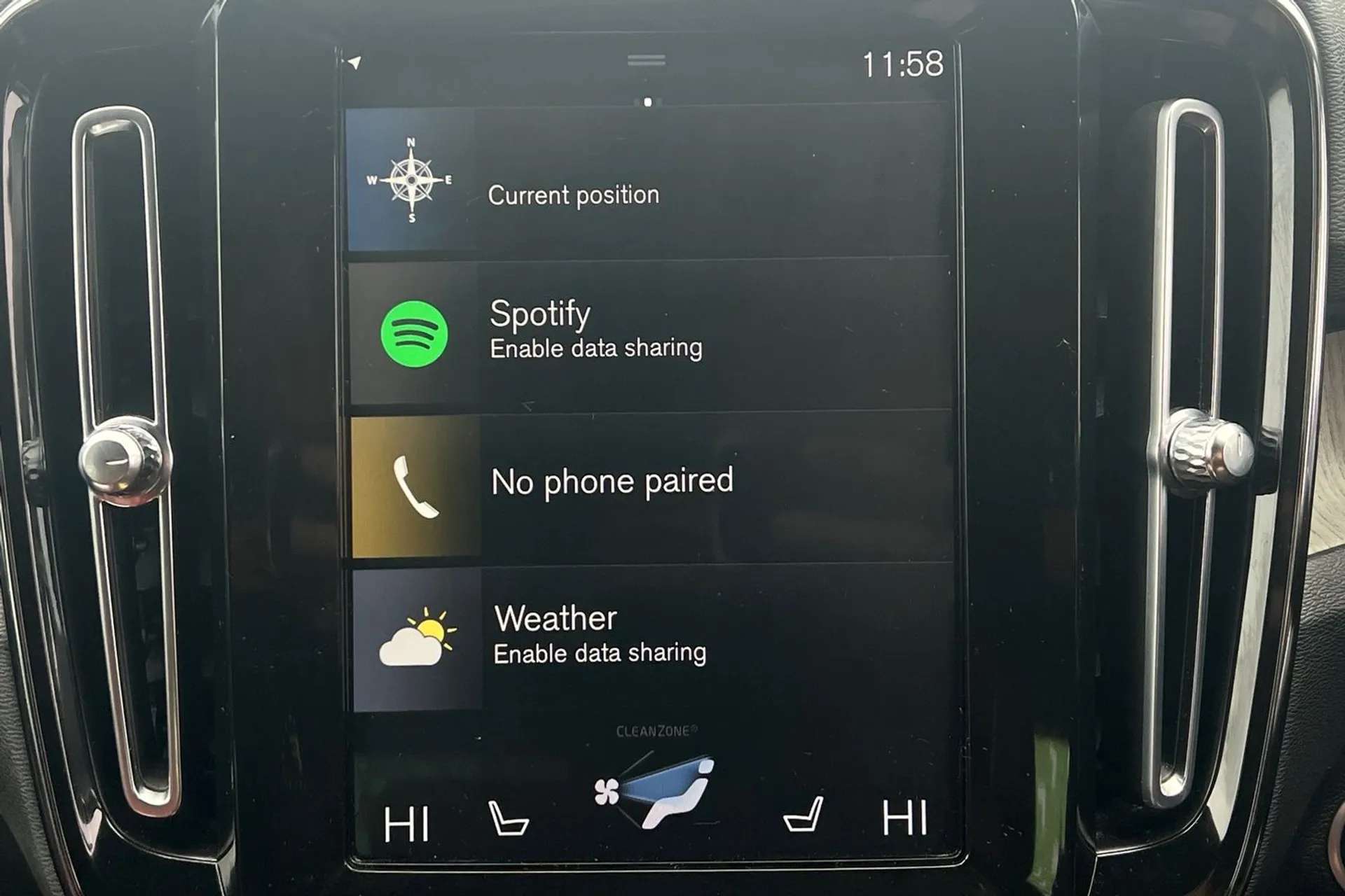 2020 VOLVO XC40 2020 VOLVO XC40