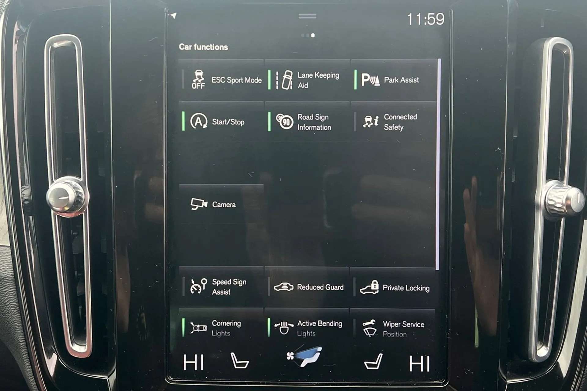 2020 VOLVO XC40 2020 VOLVO XC40