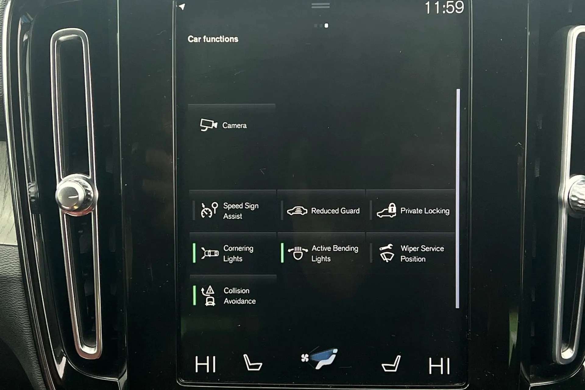 2020 VOLVO XC40 2020 VOLVO XC40