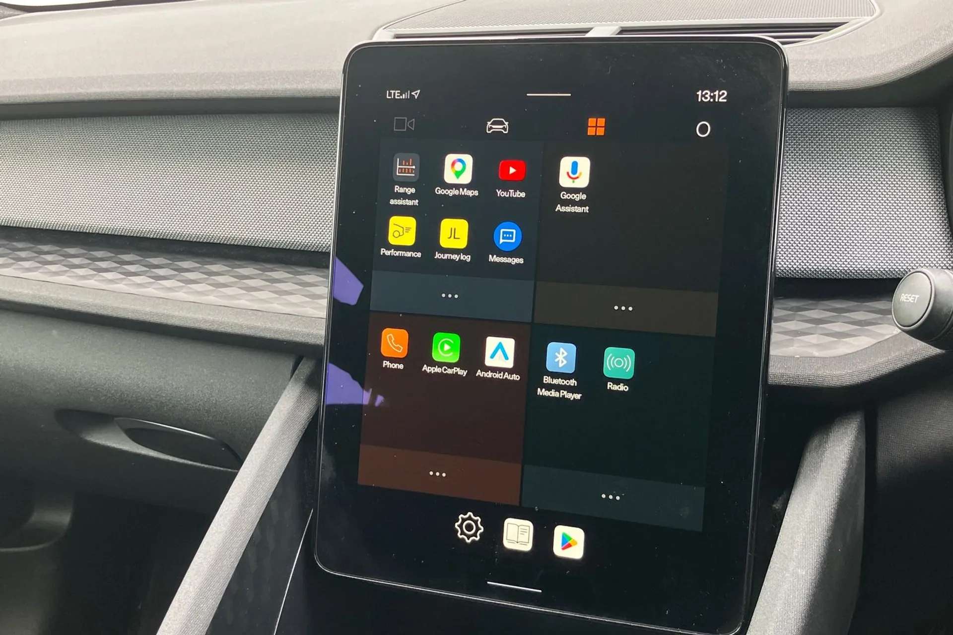 2022 POLESTAR 2 2022 POLESTAR 2