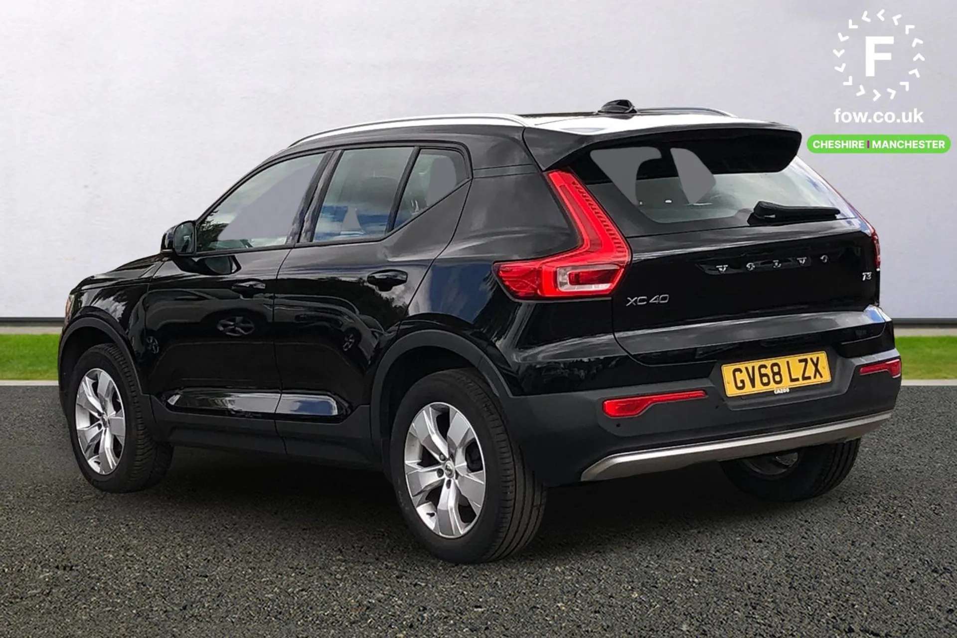 2019 VOLVO XC40 2019 VOLVO XC40