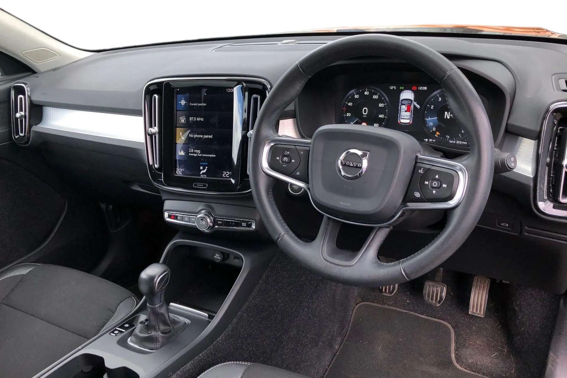 2019 VOLVO XC40 2019 VOLVO XC40