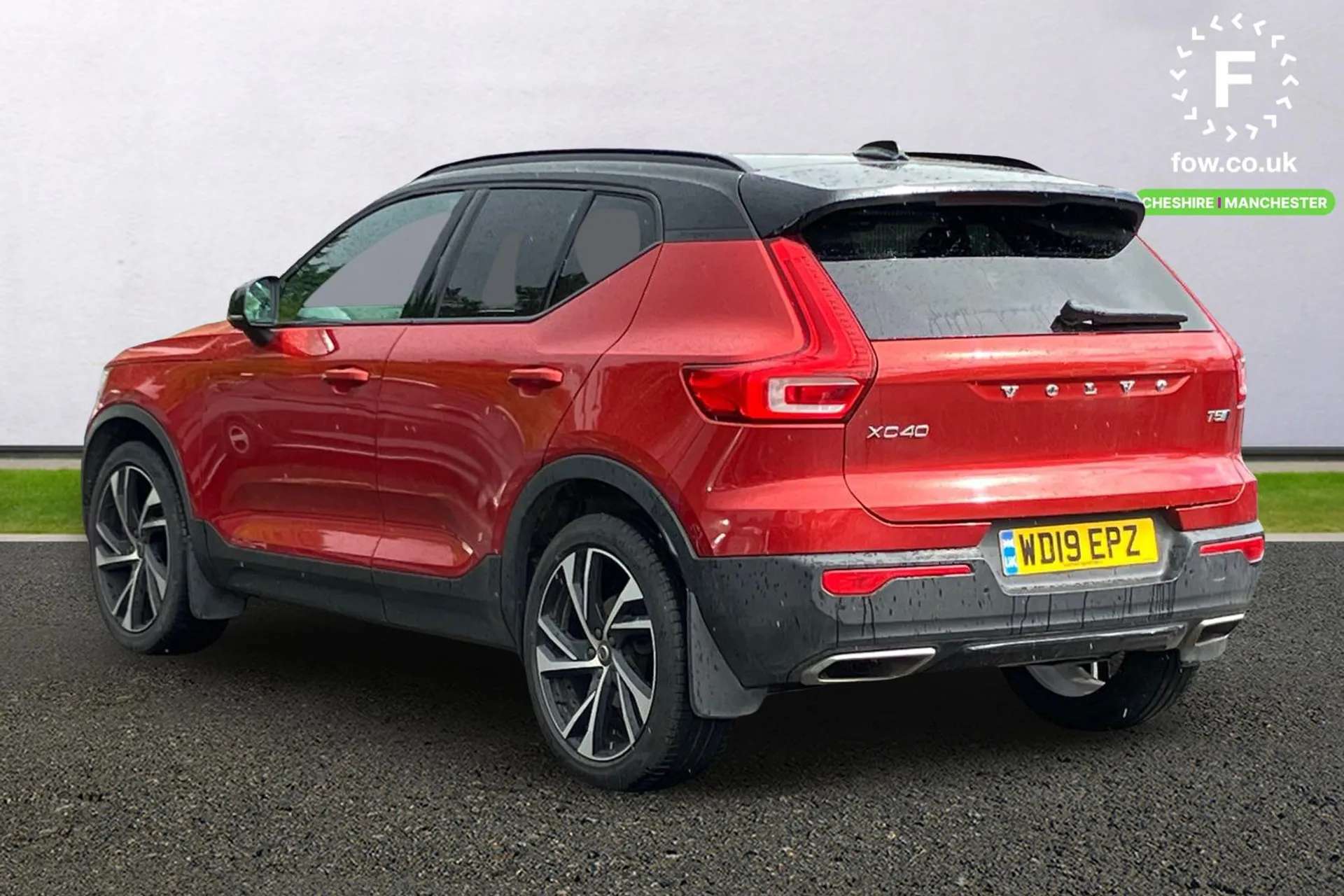 2019 VOLVO XC40 2019 VOLVO XC40