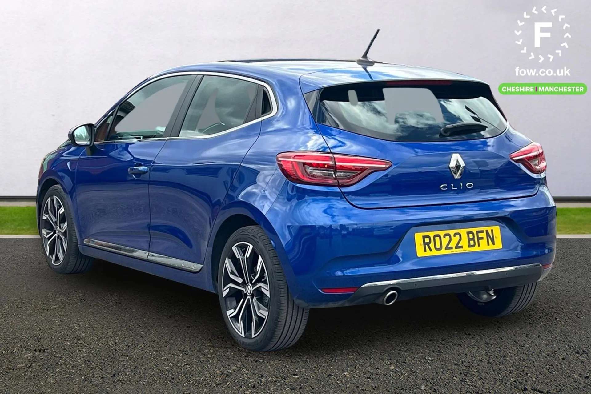 A 2022 RENAULT CLIO 1.0 TCe 90 SE Edition 5dr [ 7" TFT colour instrumental display, Full LED front and rear headlamps integrating daytime running lights, Front and Rear P A 2022 RENAULT CLIO 1.0 TCe 90 SE Edition 5dr [ 7" TFT colour instrumental display, Full LED front and rear headlamps integrating daytime running lights, Front and Rear P