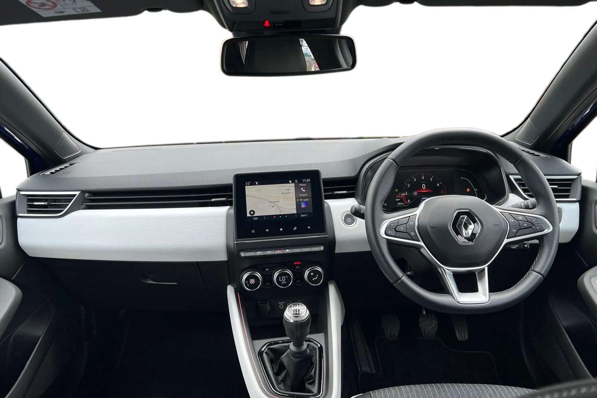 A 2022 RENAULT CLIO 1.0 TCe 90 SE Edition 5dr [ 7" TFT colour instrumental display, Full LED front and rear headlamps integrating daytime running lights, Front and Rear P A 2022 RENAULT CLIO 1.0 TCe 90 SE Edition 5dr [ 7" TFT colour instrumental display, Full LED front and rear headlamps integrating daytime running lights, Front and Rear P