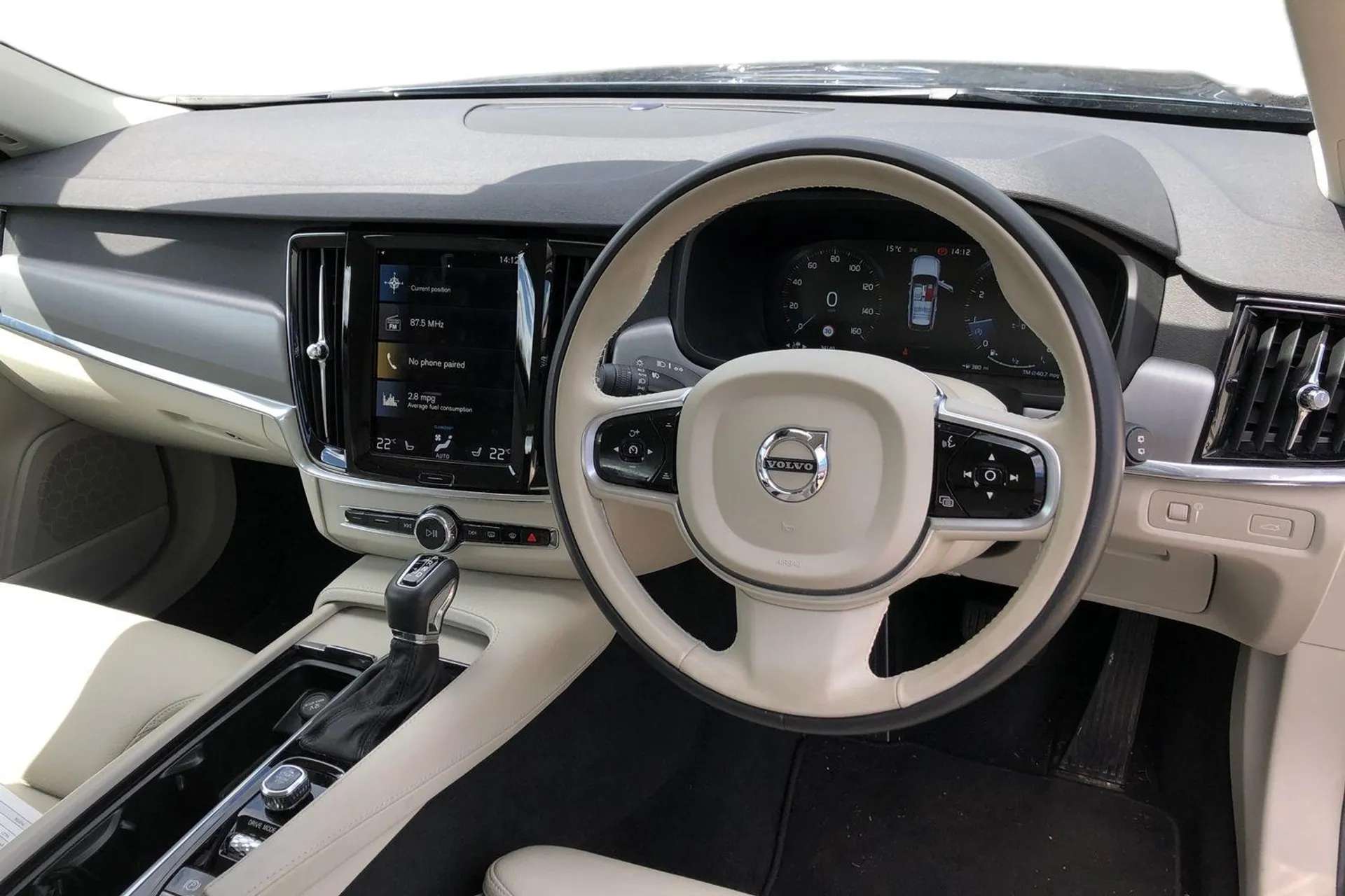 A 2019 VOLVO V90 2.0 T4 Momentum Plus 5dr Geartronic [Front and rear park assist, Handsfree bootlid opening/closing, Intellisafe Assist (Pilot Assist and Adaptive Crui A 2019 VOLVO V90 2.0 T4 Momentum Plus 5dr Geartronic [Front and rear park assist, Handsfree bootlid opening/closing, Intellisafe Assist (Pilot Assist and Adaptive Crui