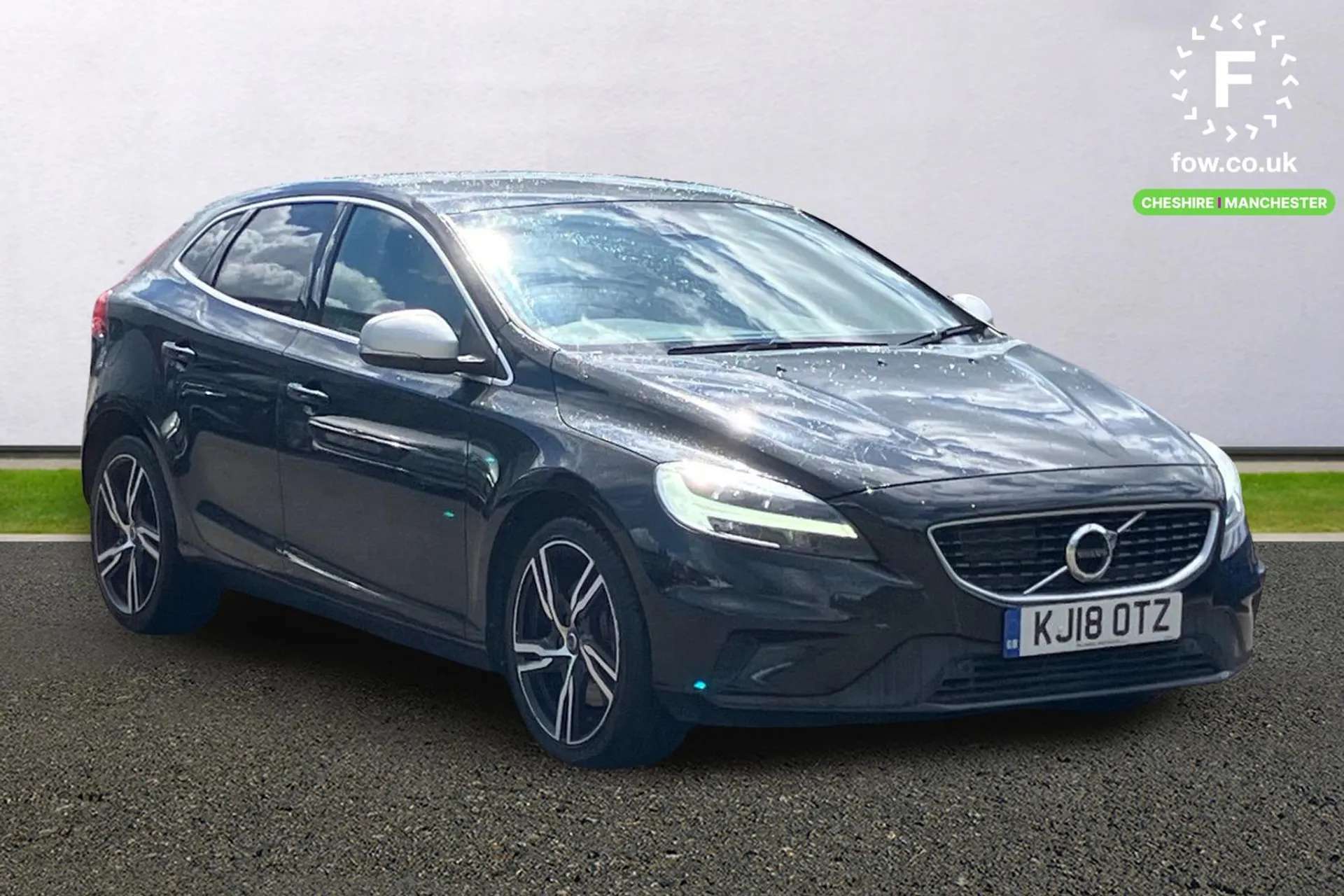 2018 VOLVO V40 2018 VOLVO V40