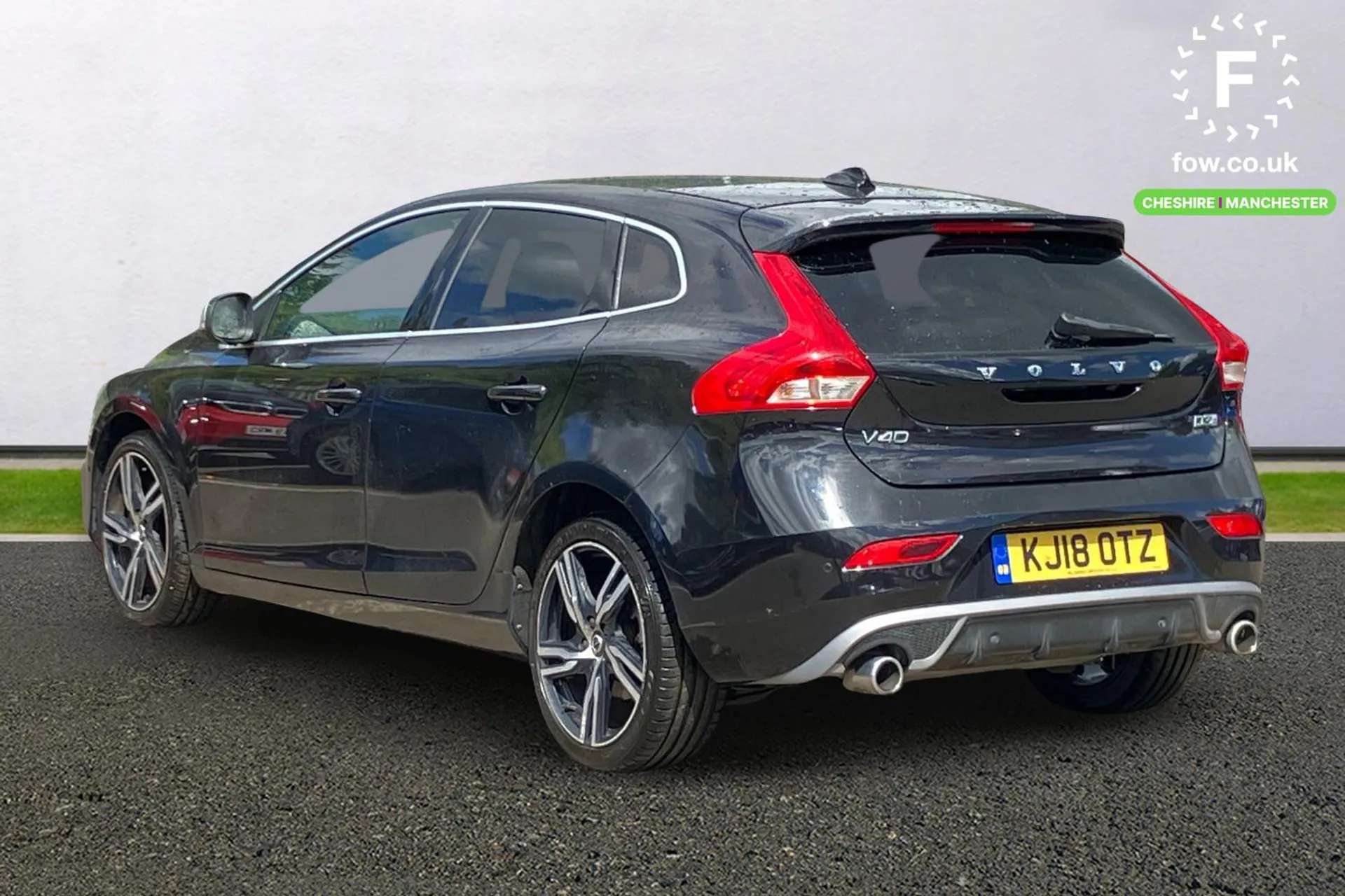 2018 VOLVO V40 2018 VOLVO V40