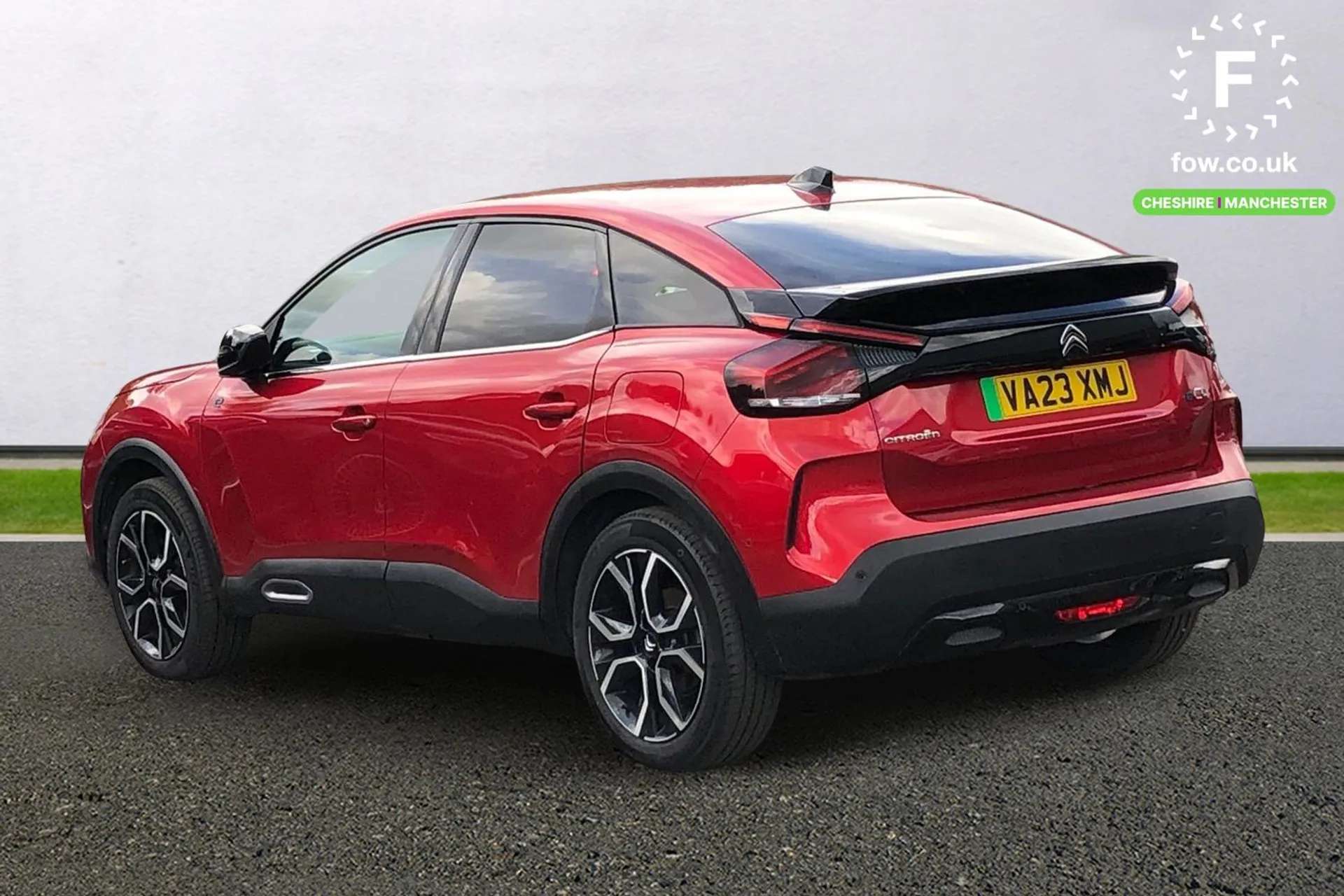 A 2023 CITROEN C4 100kW Shine Plus 50kWh 5dr Auto [ Top rear vision reversing camera , Driver's head-up display , High level acoustic insulation pack , Safety plus pack A 2023 CITROEN C4 100kW Shine Plus 50kWh 5dr Auto [ Top rear vision reversing camera , Driver's head-up display , High level acoustic insulation pack , Safety plus pack