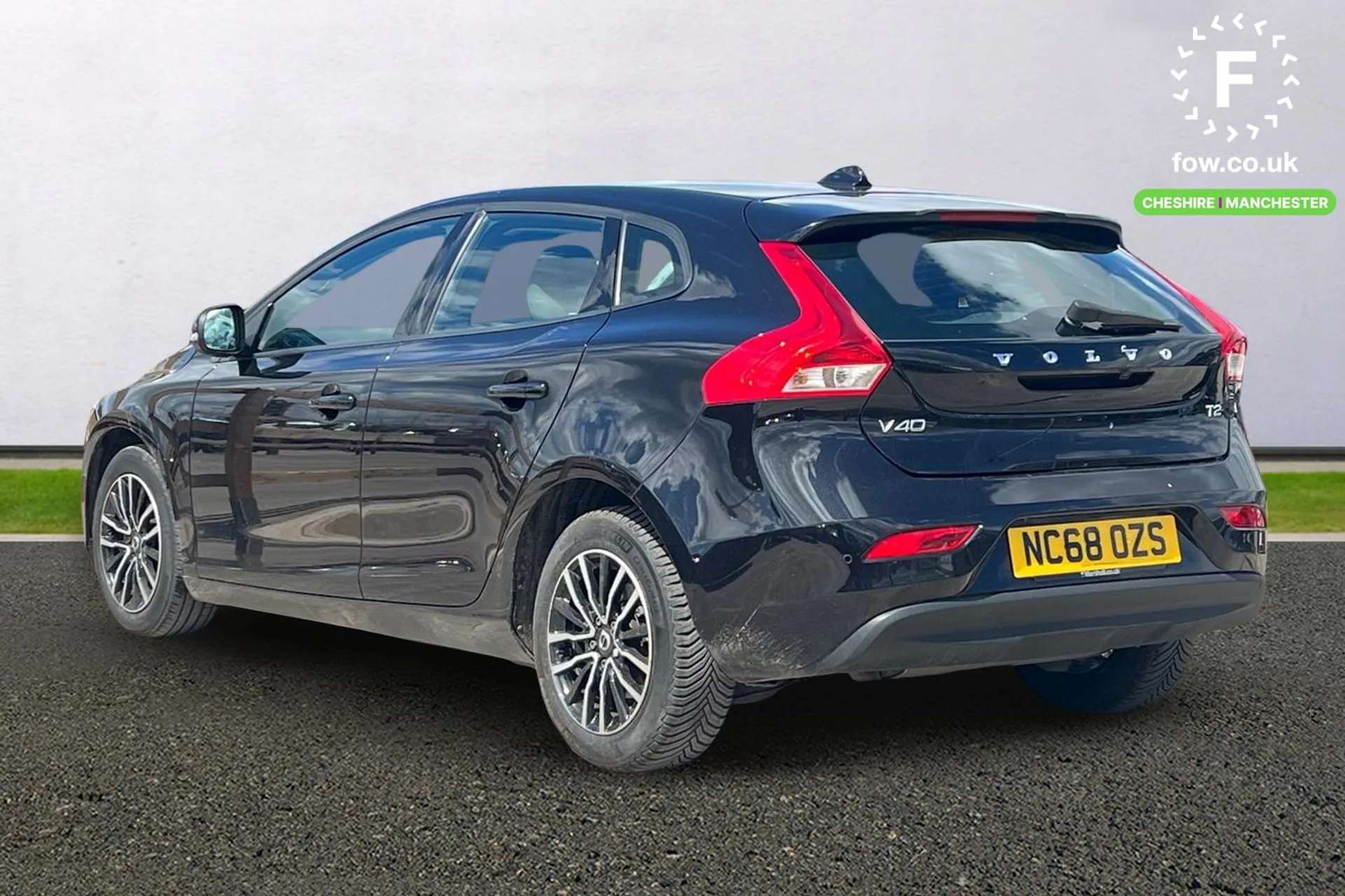 2019 VOLVO V40 2019 VOLVO V40