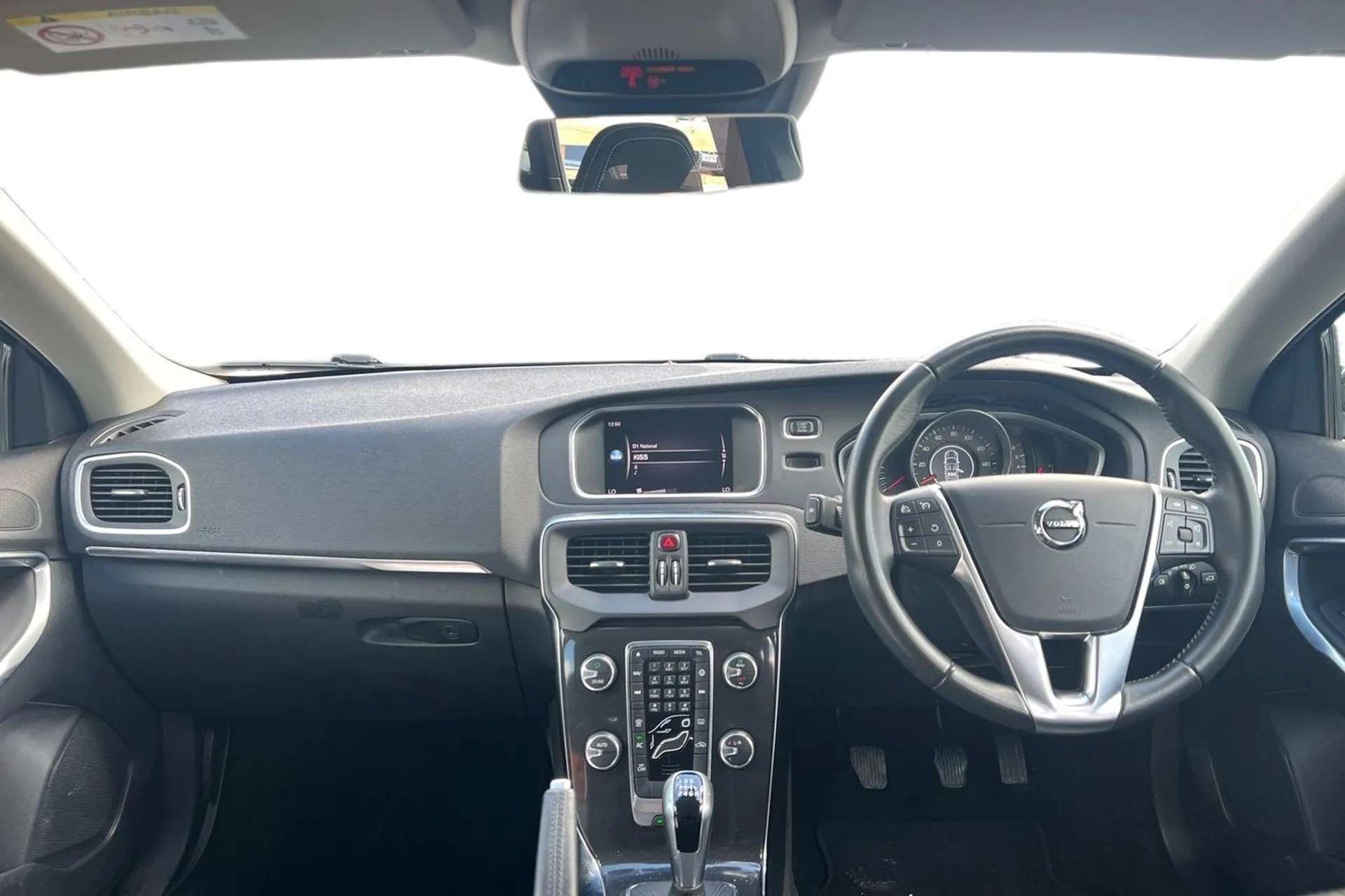 2019 VOLVO V40 2019 VOLVO V40