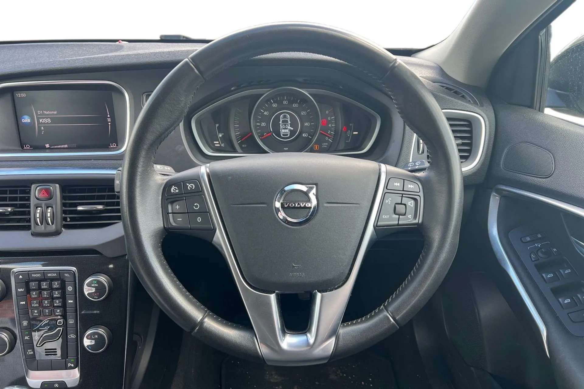 2019 VOLVO V40 2019 VOLVO V40