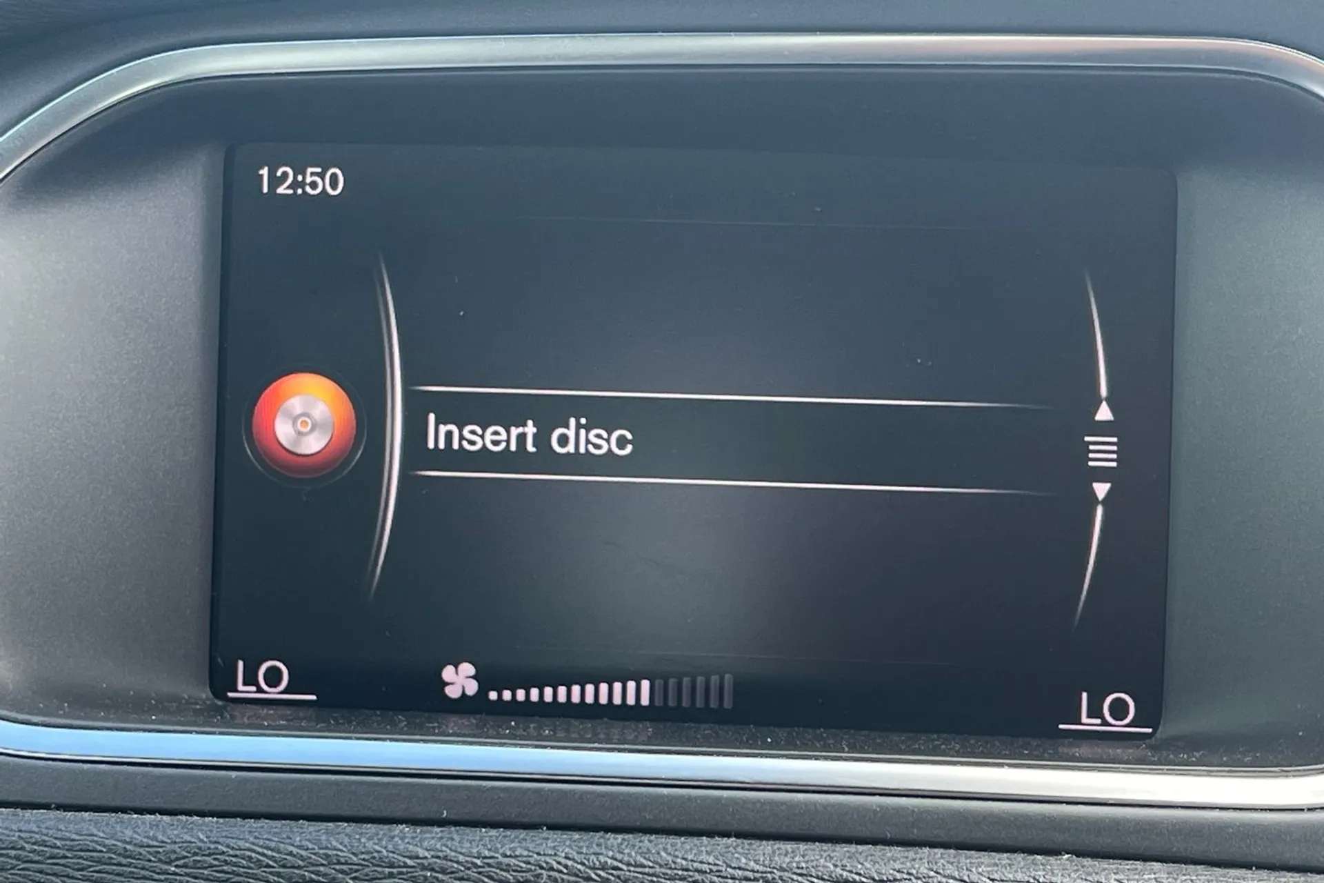 2019 VOLVO V40 2019 VOLVO V40