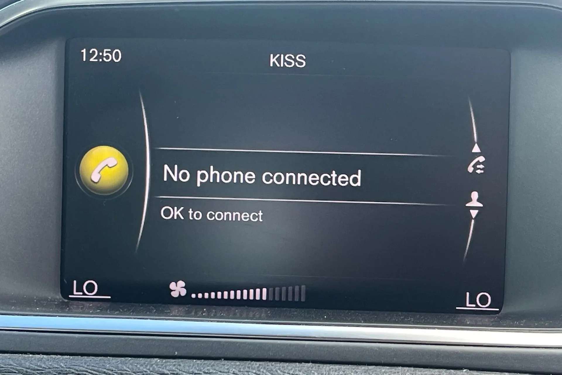 2019 VOLVO V40 2019 VOLVO V40