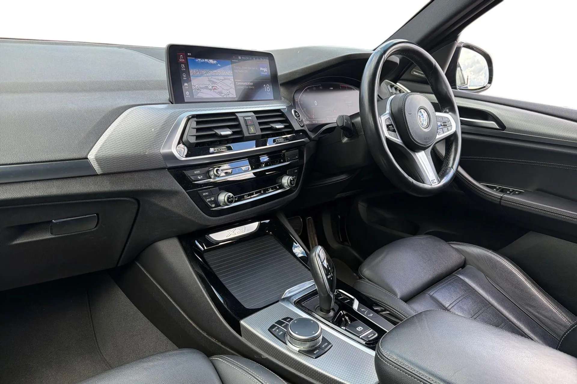 A 2020 BMW X3 xDrive20d M Sport 5dr Step Auto [Automatic tailgate operation, Real time traffic information, Exterior mirrors - electrically folding with anti-dazzle A 2020 BMW X3 xDrive20d M Sport 5dr Step Auto [Automatic tailgate operation, Real time traffic information, Exterior mirrors - electrically folding with anti-dazzle