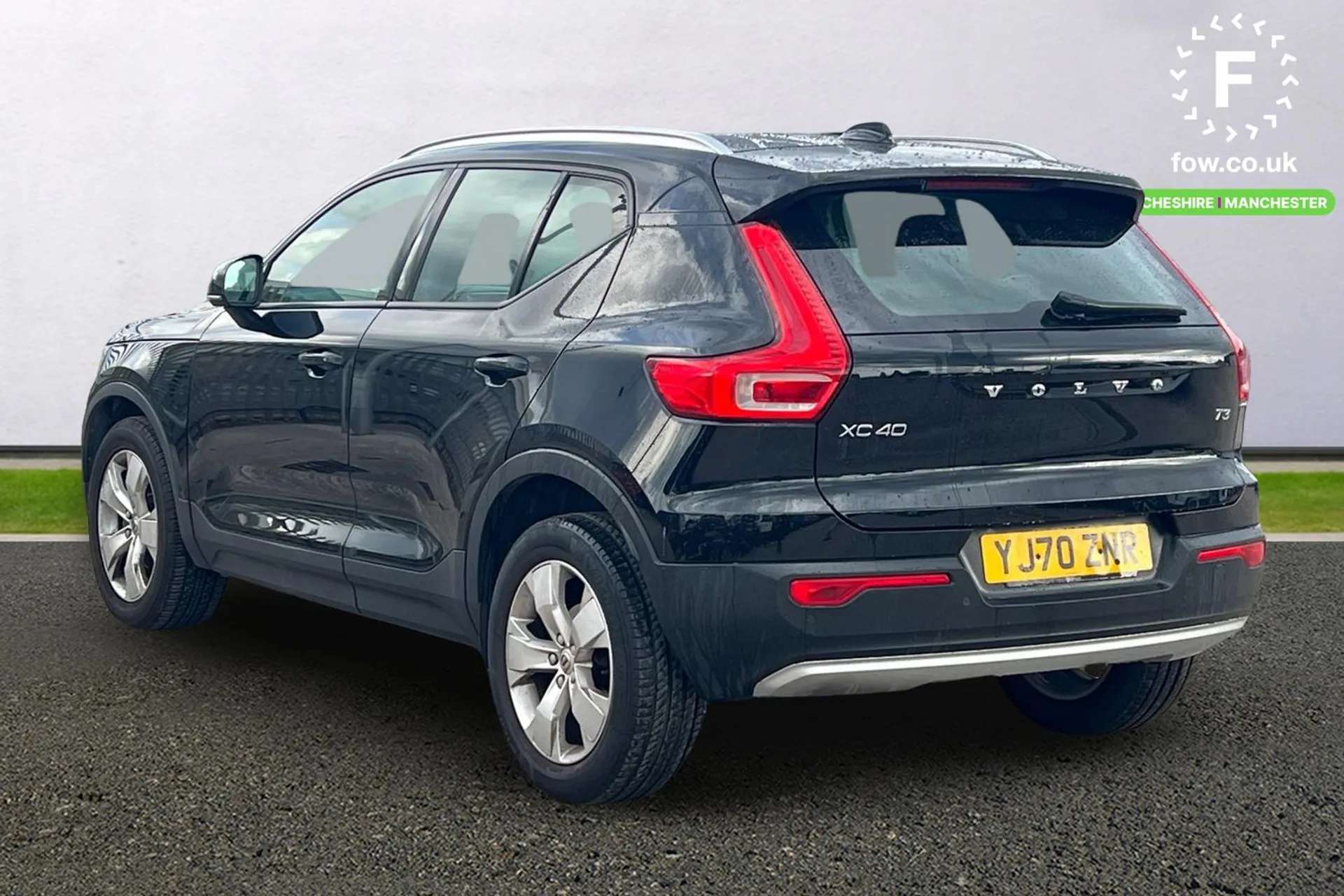2021 VOLVO XC40 2021 VOLVO XC40