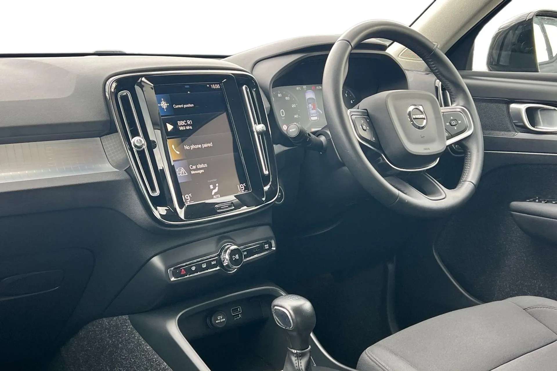 2021 VOLVO XC40 2021 VOLVO XC40