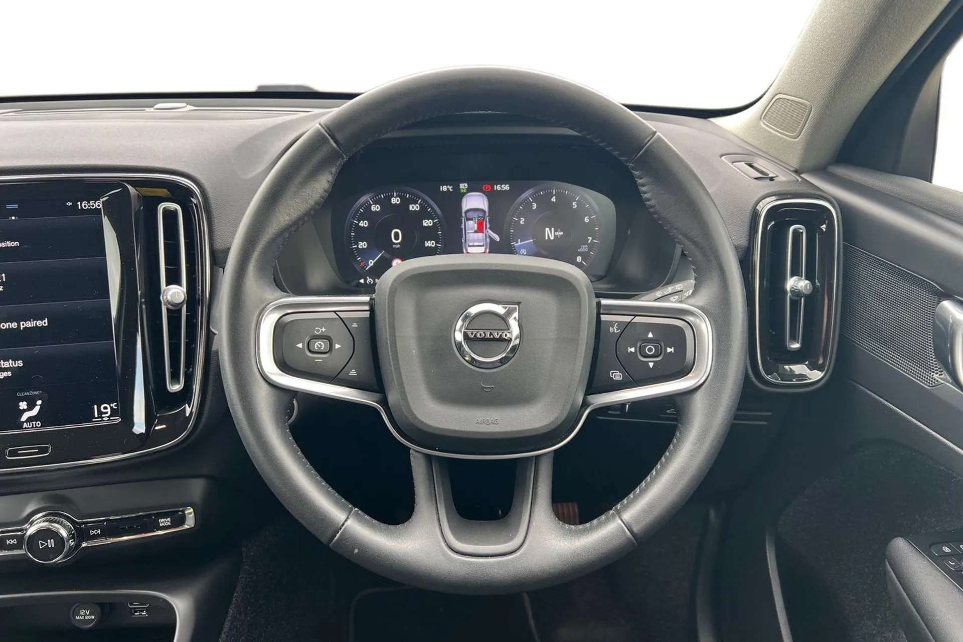 2021 VOLVO XC40 2021 VOLVO XC40