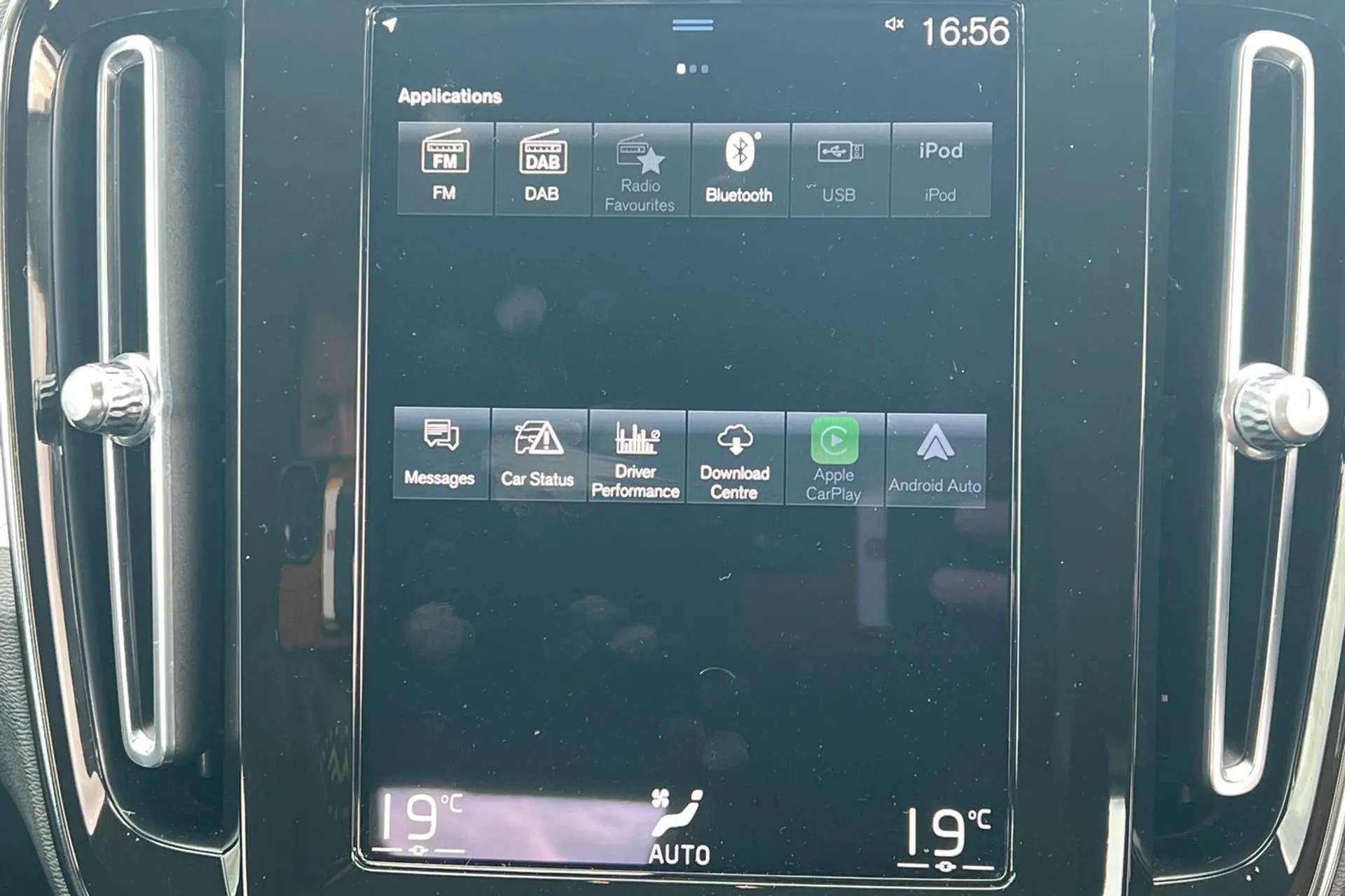2021 VOLVO XC40 2021 VOLVO XC40