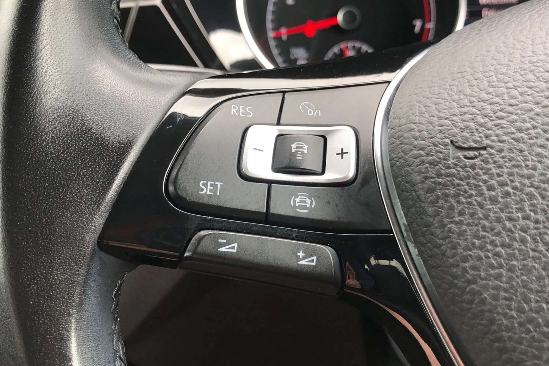 2020 VOLKSWAGEN TOURAN 2020 VOLKSWAGEN TOURAN