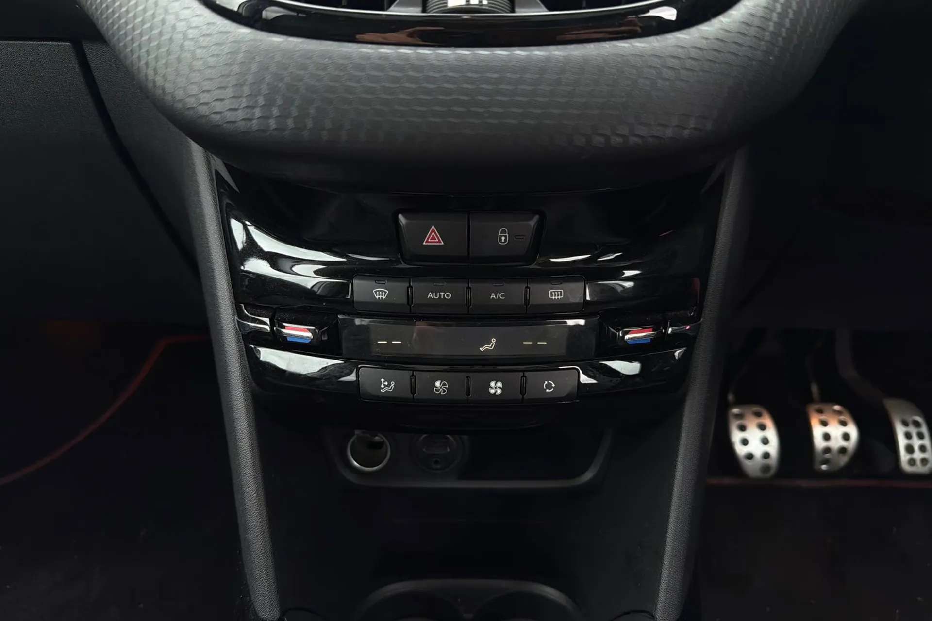 2016 PEUGEOT 2008 2016 PEUGEOT 2008