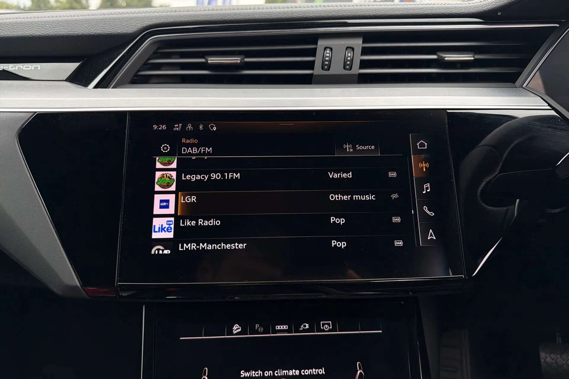 2022 AUDI E-TRON 2022 AUDI E-TRON