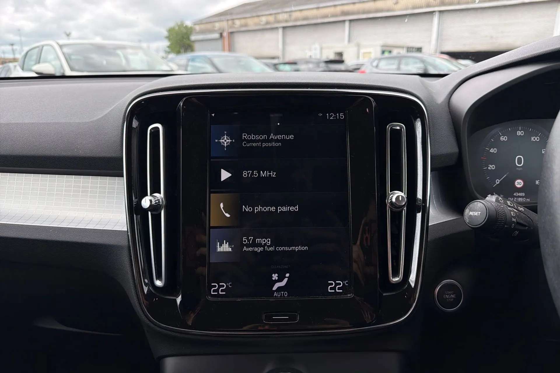 2019 VOLVO XC40 2019 VOLVO XC40