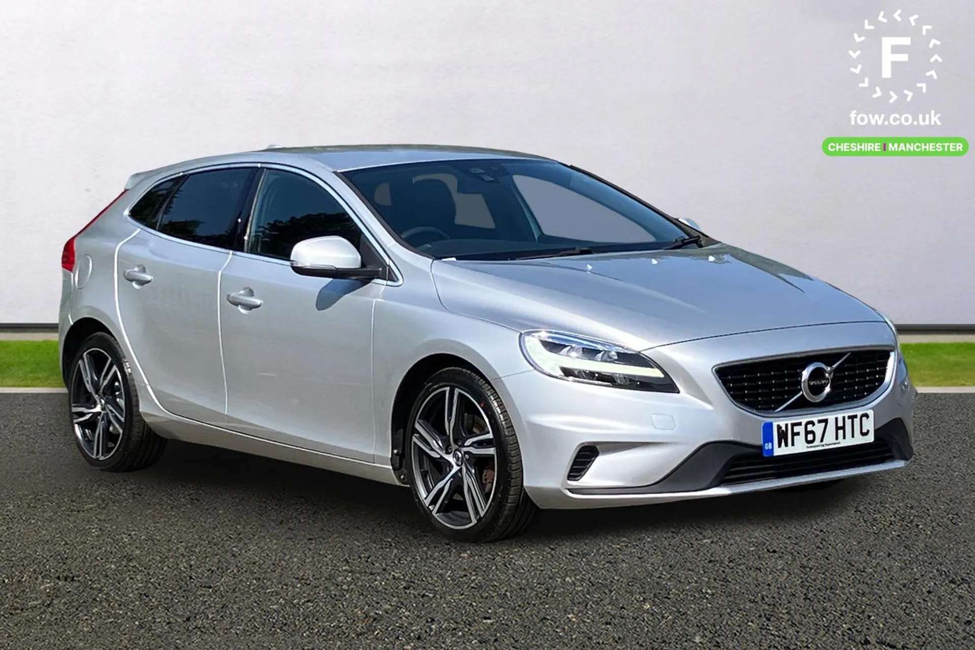 2017 VOLVO V40 2017 VOLVO V40